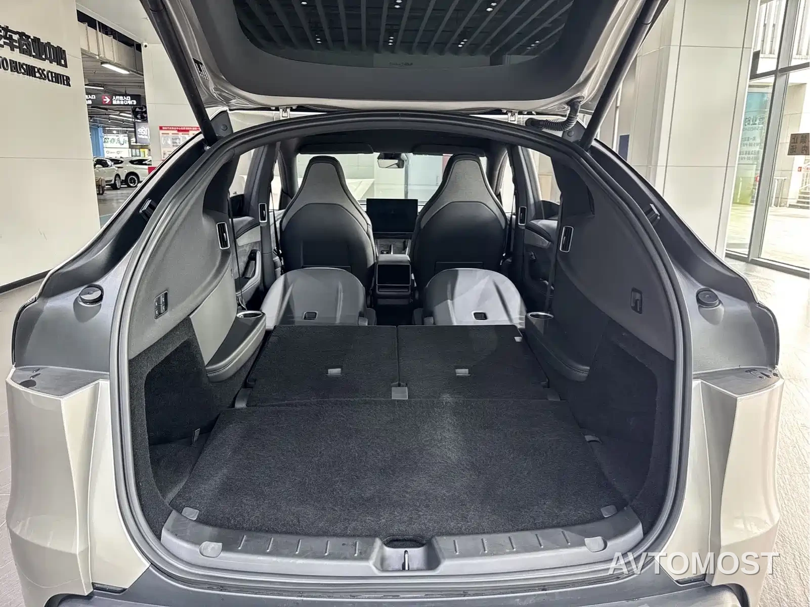 Tesla Model Y L 2025 Facelift Long Range AWD — фото 15