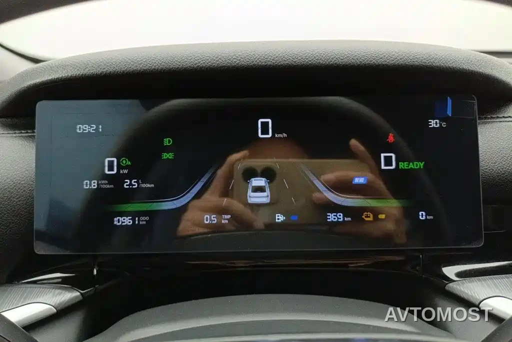 Geely Galaxy Stellar 6 2025 60km Voyager Edition — фото 13