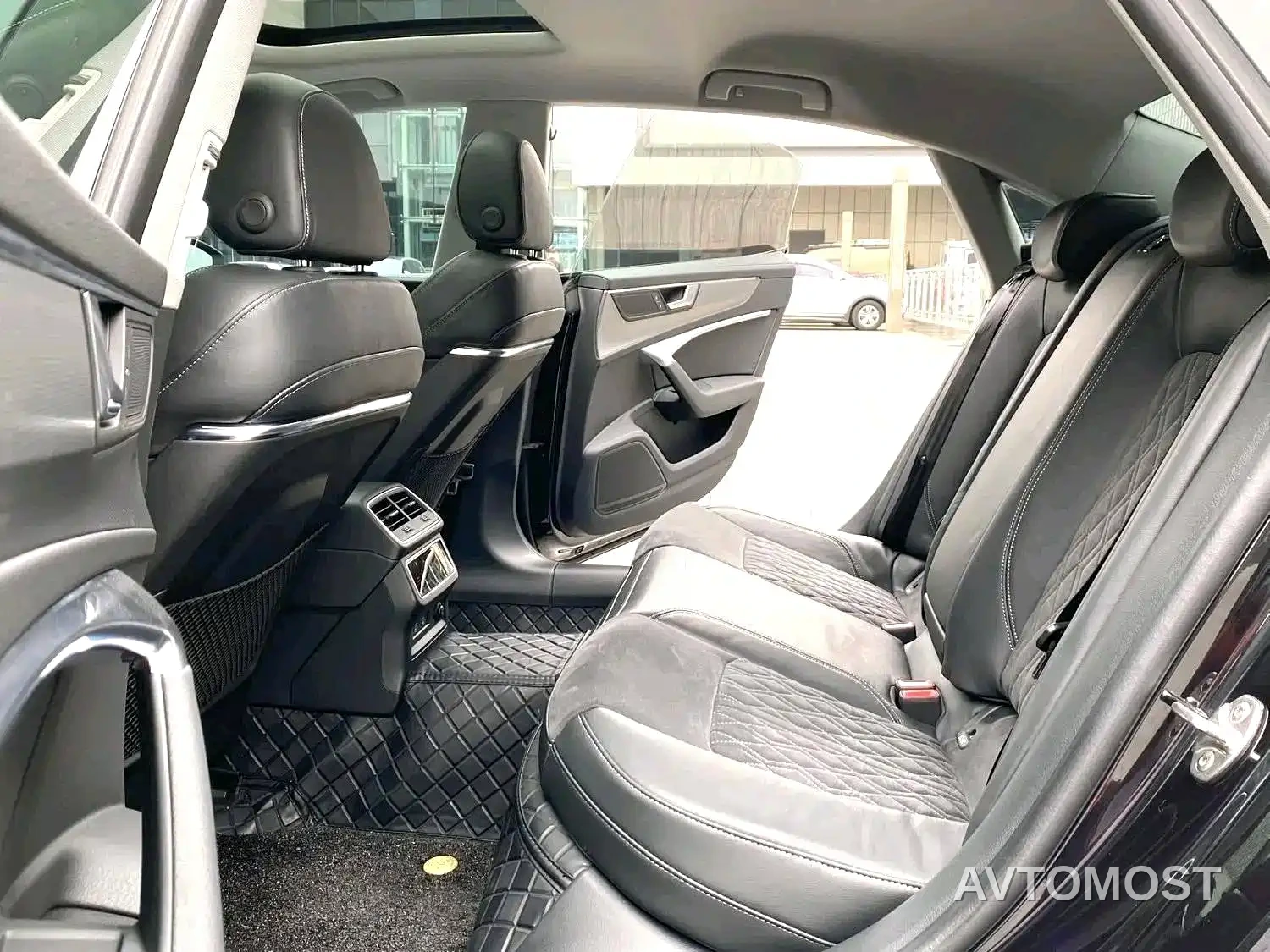 Audi A7L 2024 45TFSI quattro S-line Vision Edition Crystal Package — фото 2