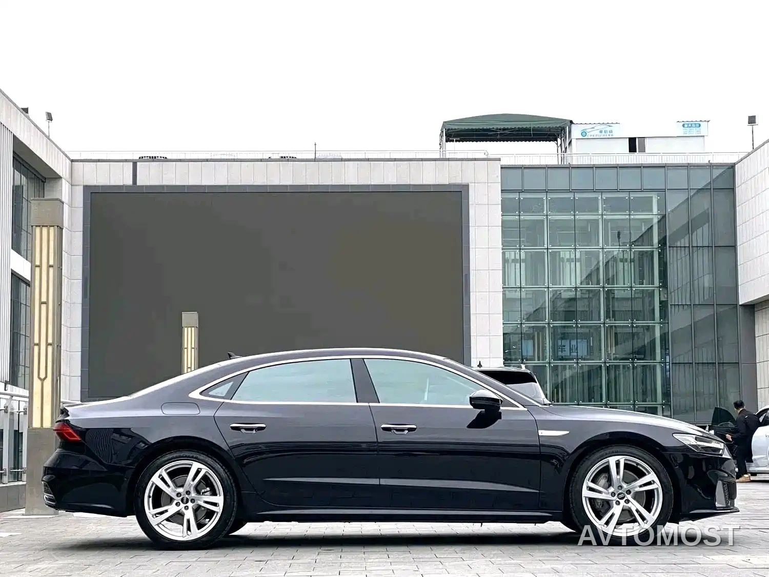 Audi A7L 2024 45TFSI quattro S-line Vision Edition Crystal Package — фото 4