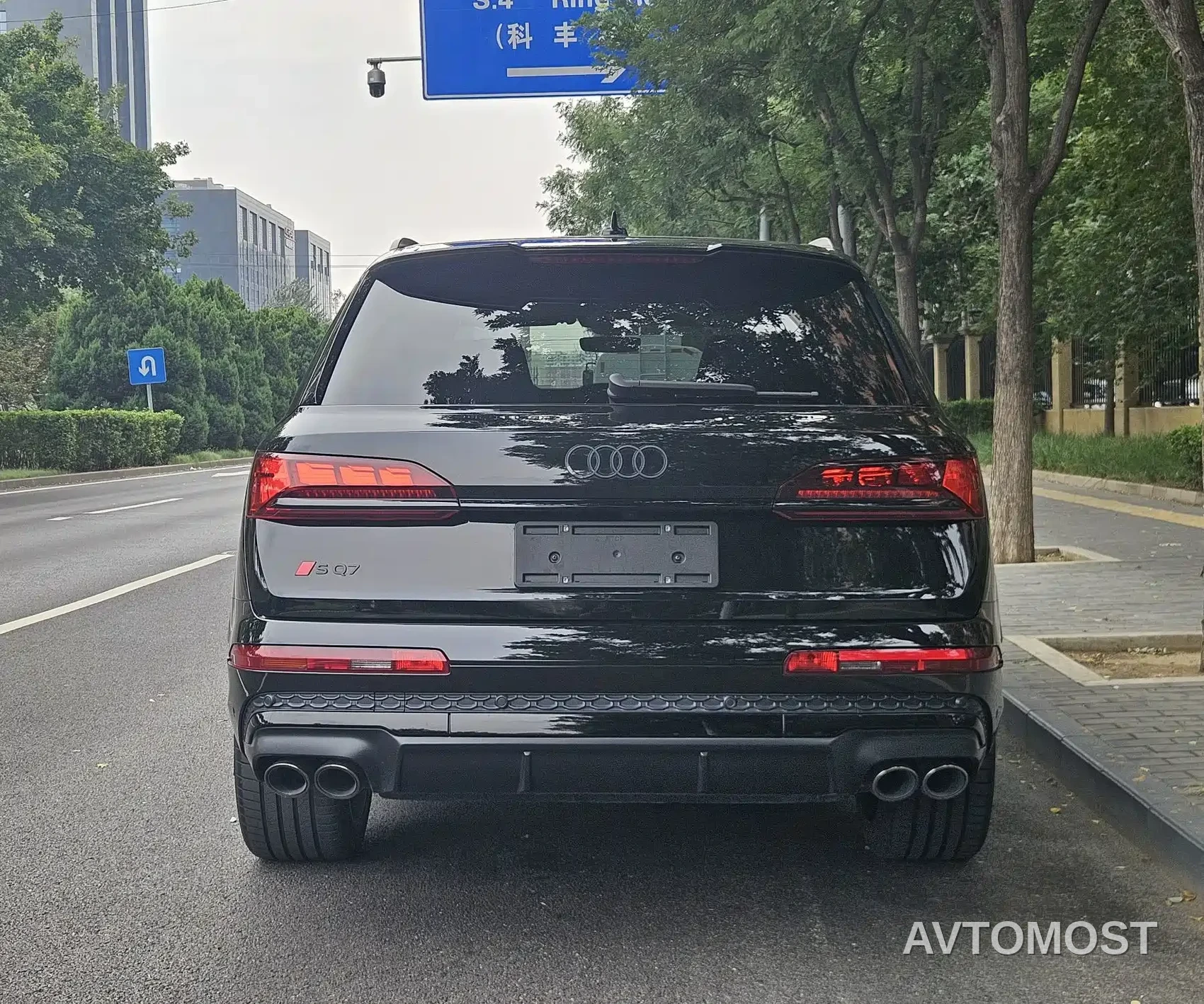 Audi SQ7 2024 4.0 TFSI — фото 5