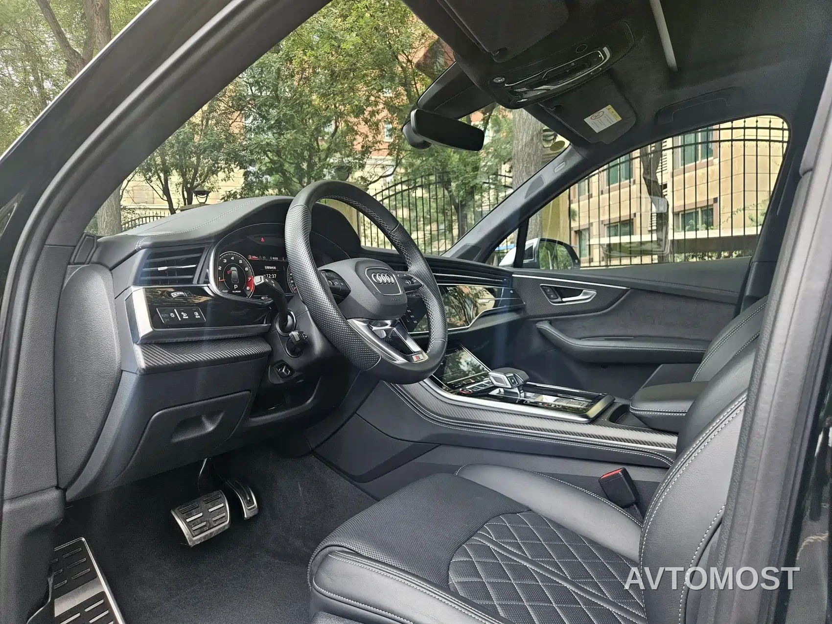 Audi SQ7 2024 4.0 TFSI — фото 6