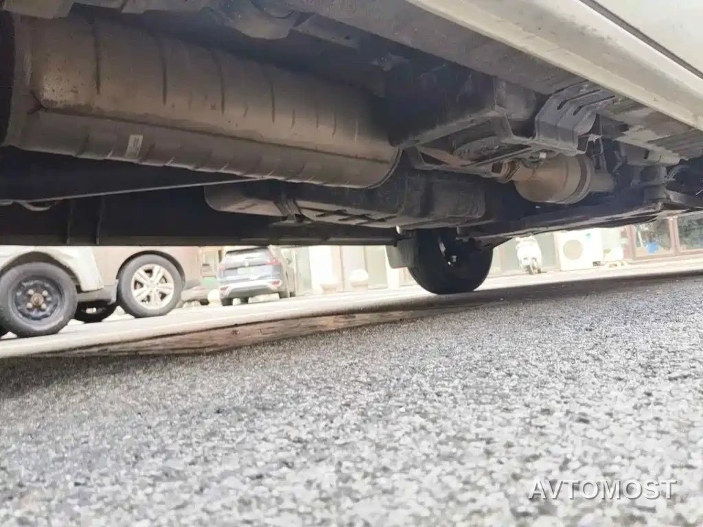 Foton Tuyano 2021 2.0T Manual Tongtu Short Wheelbase Medium Roof 5/6-Seater 4F20TC3 — фото 8