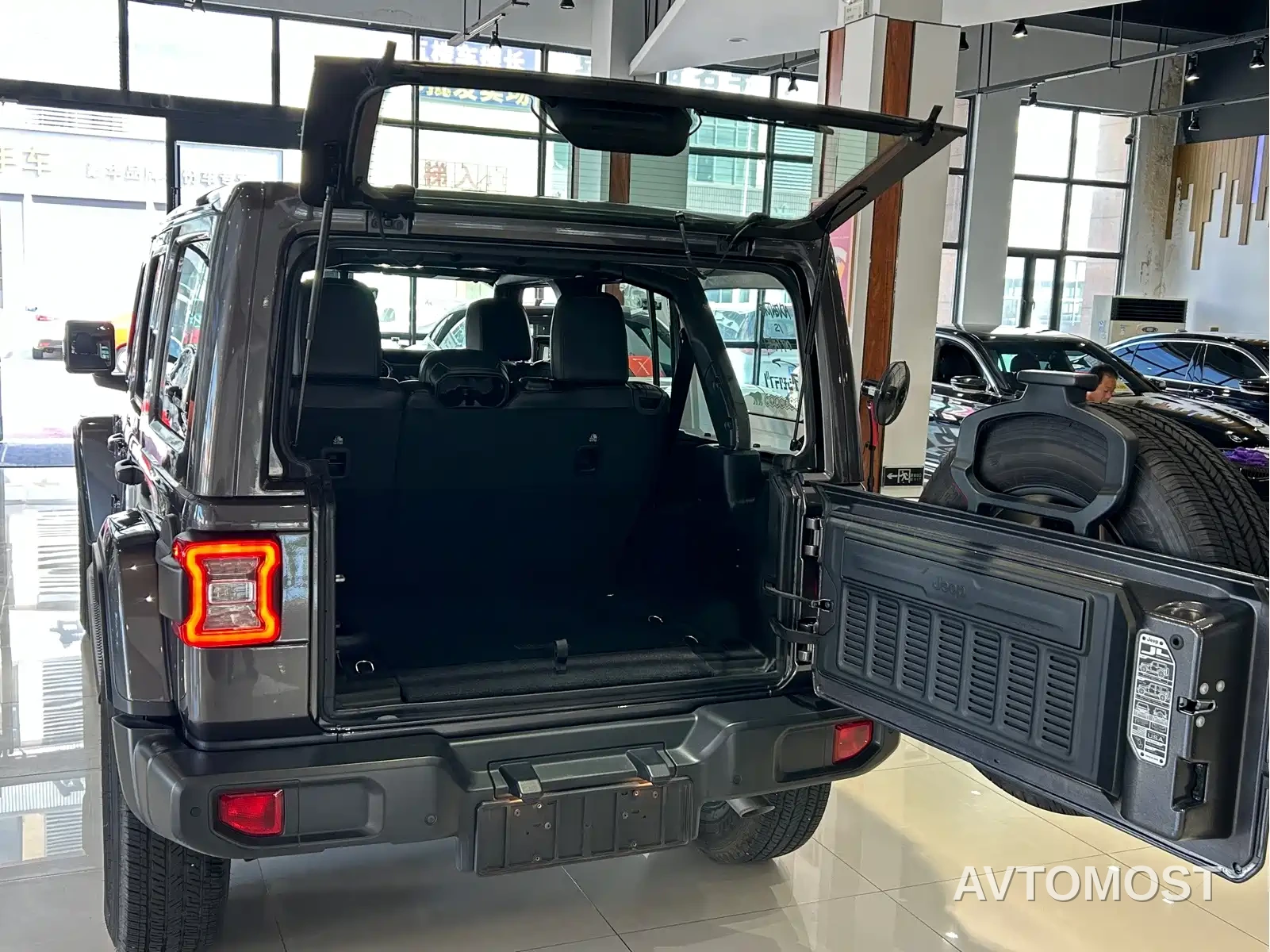 Jeep Wrangler 2022 2.0T Highland 4-Door — фото 23