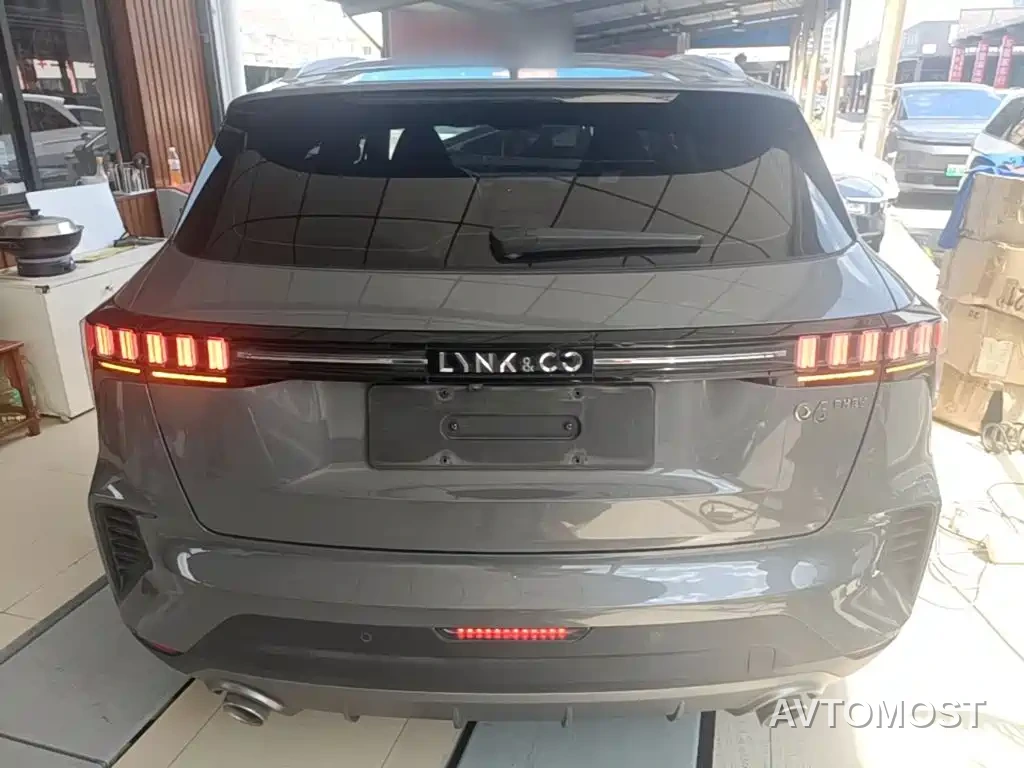 Lynk & Co 06 EM-P 2020 PHEV Plus — фото 3