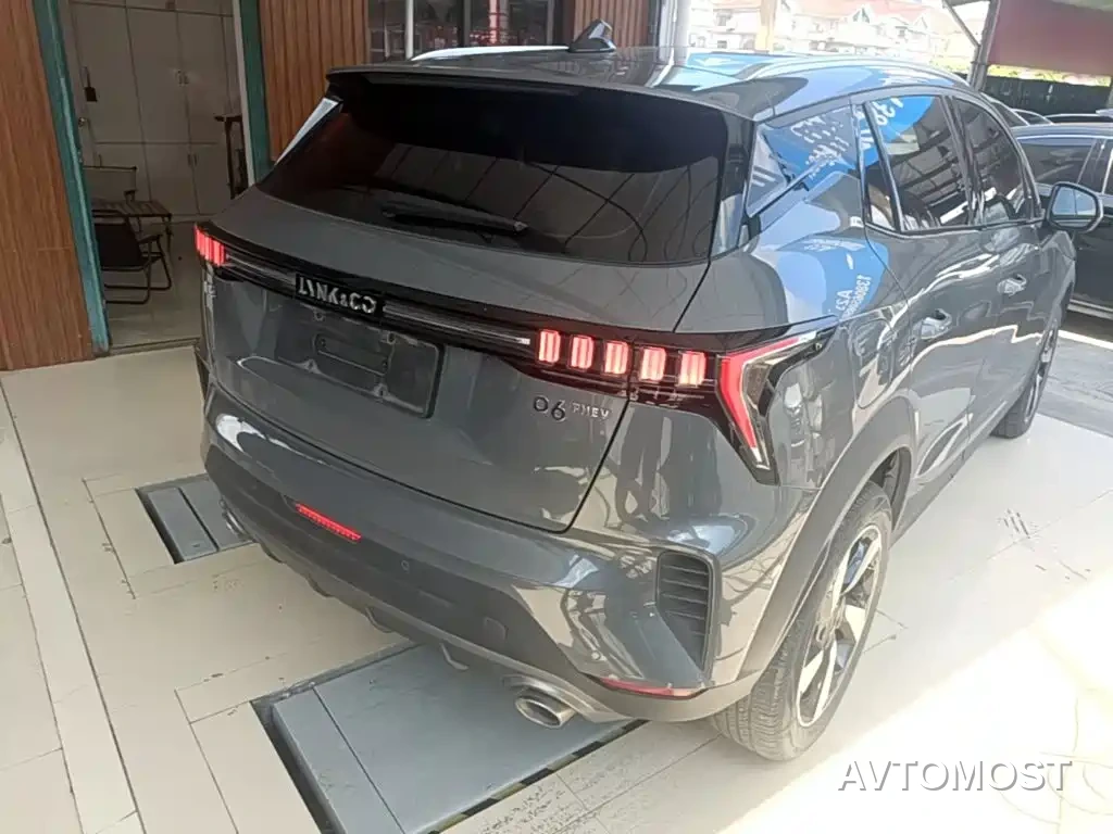Lynk & Co 06 EM-P 2020 PHEV Plus — фото 4