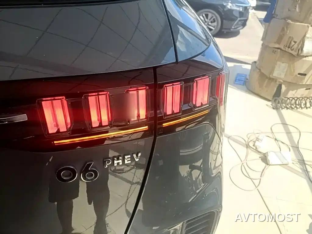 Lynk & Co 06 EM-P 2020 PHEV Plus — фото 5