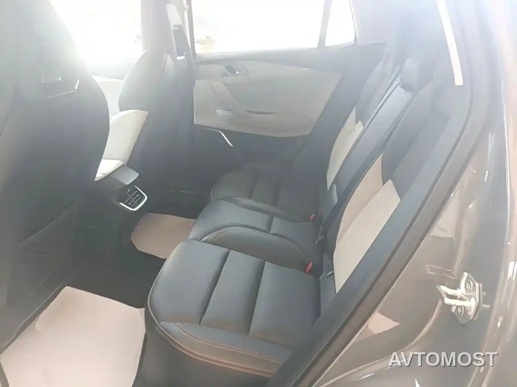 Lynk & Co 06 EM-P 2020 PHEV Plus — фото 14
