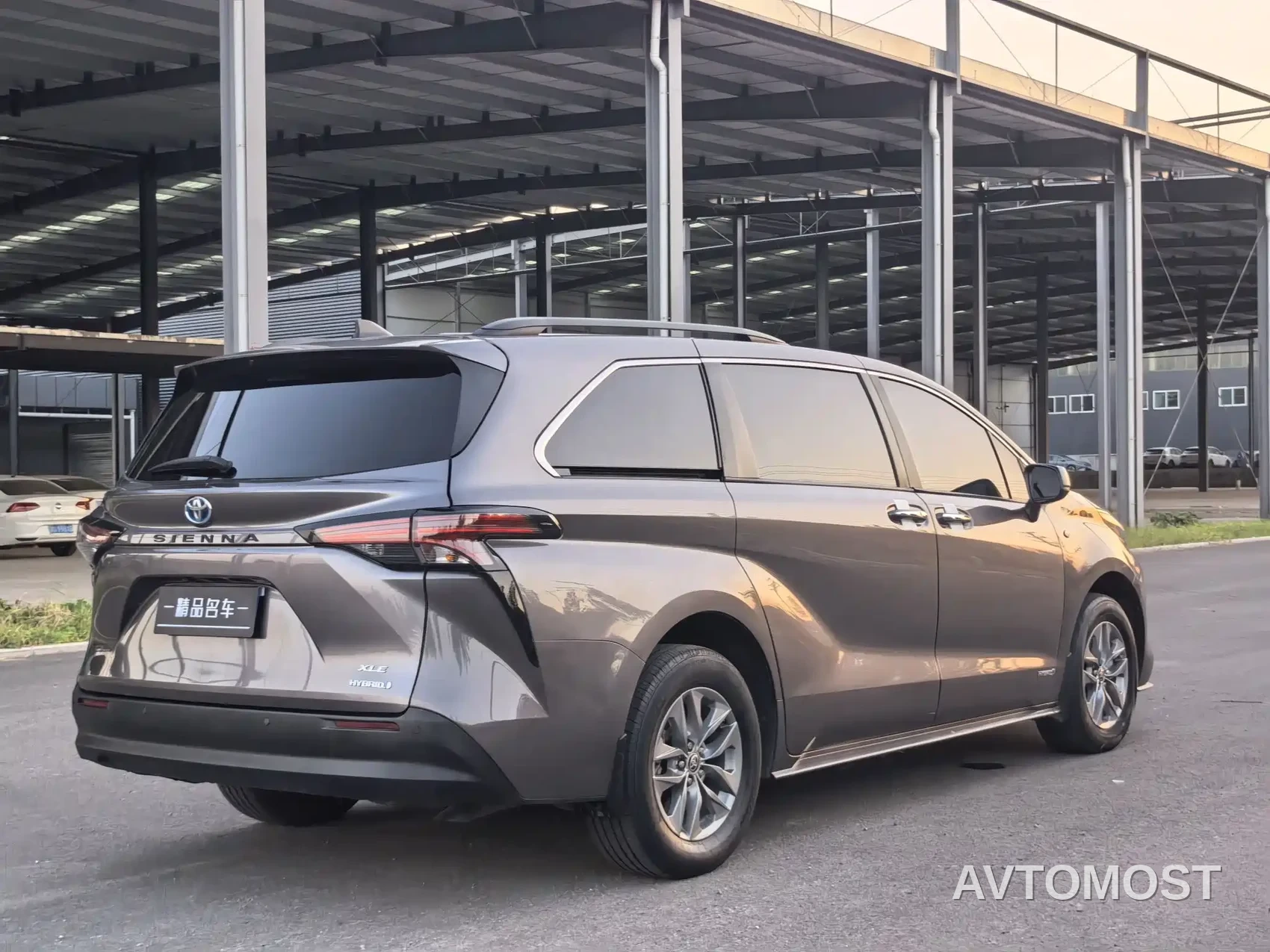 Toyota Sienna 2021 2.5L Hybrid Luxury Edition — фото 11