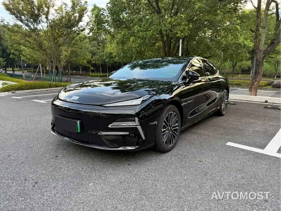 Geely Galaxy Xingyao 8 2025 Model 60km EM-i Luxury Edition