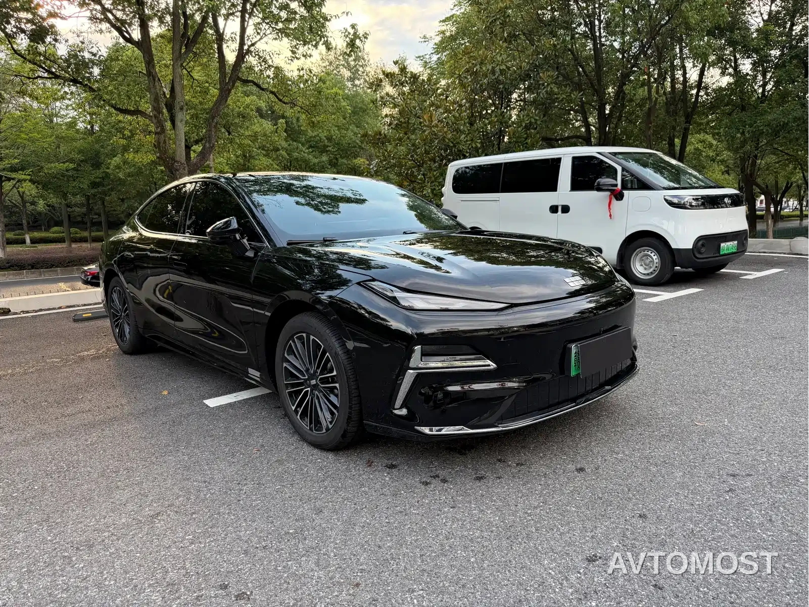 Geely Galaxy Xingyao 8 2025 Model 60km EM-i Luxury Edition — фото 3