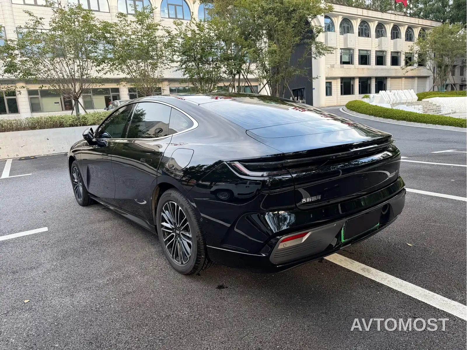 Geely Galaxy Xingyao 8 2025 Model 60km EM-i Luxury Edition — фото 10