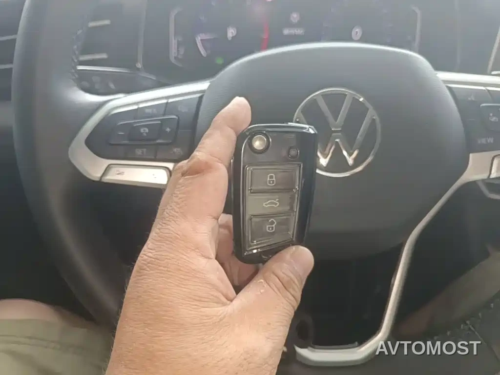 Volkswagen Sagitar 2023 300TSI DSG Excellence Edition — фото 2