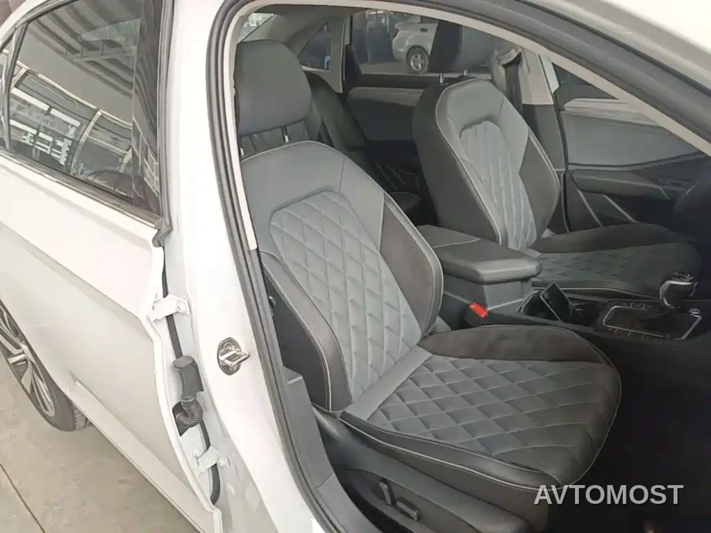 Volkswagen Sagitar 2023 300TSI DSG Excellence Edition — фото 18