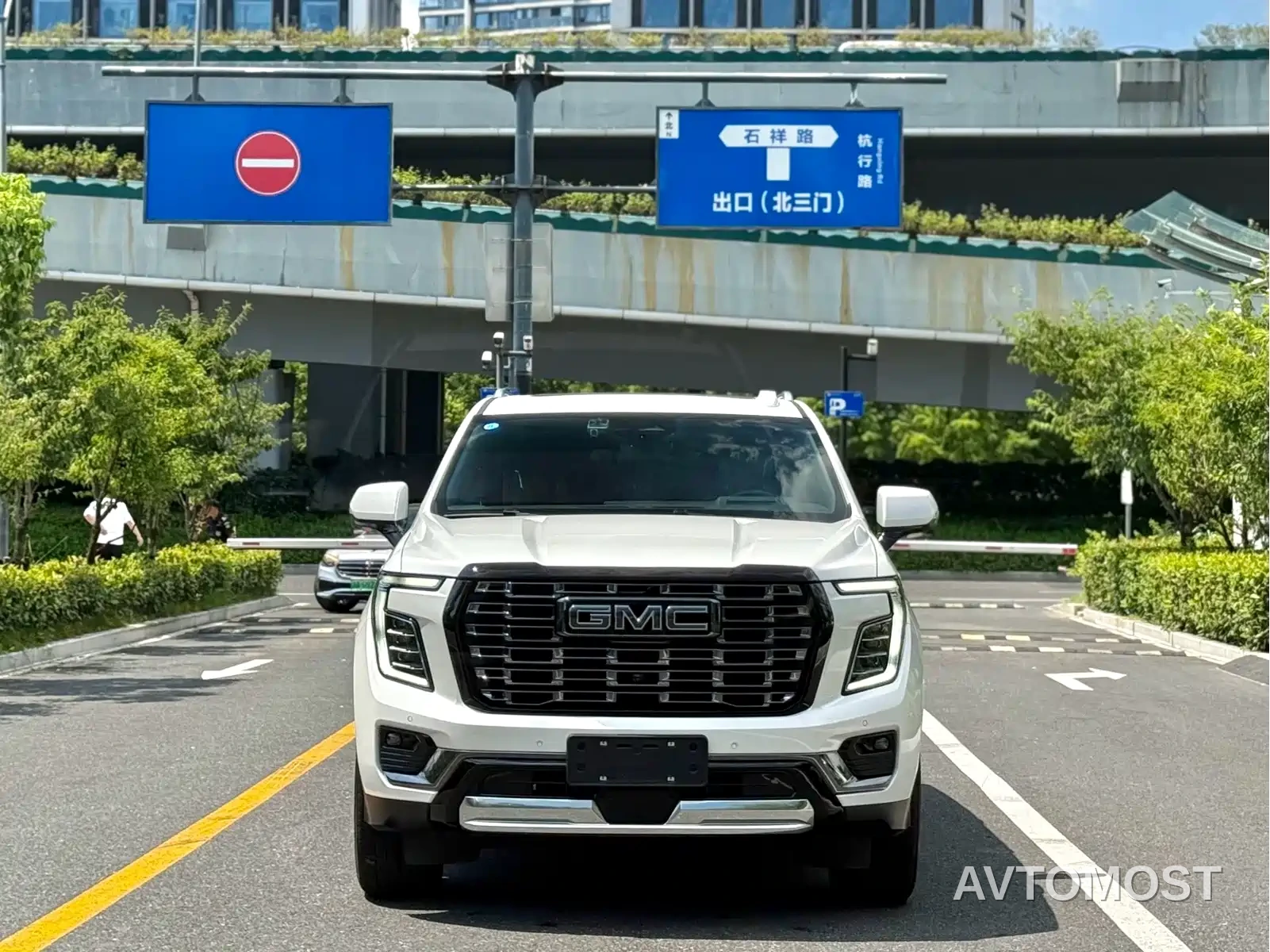 Daolangge GMC Yukon 2025 2.7T Denali Summit Edition — фото 1