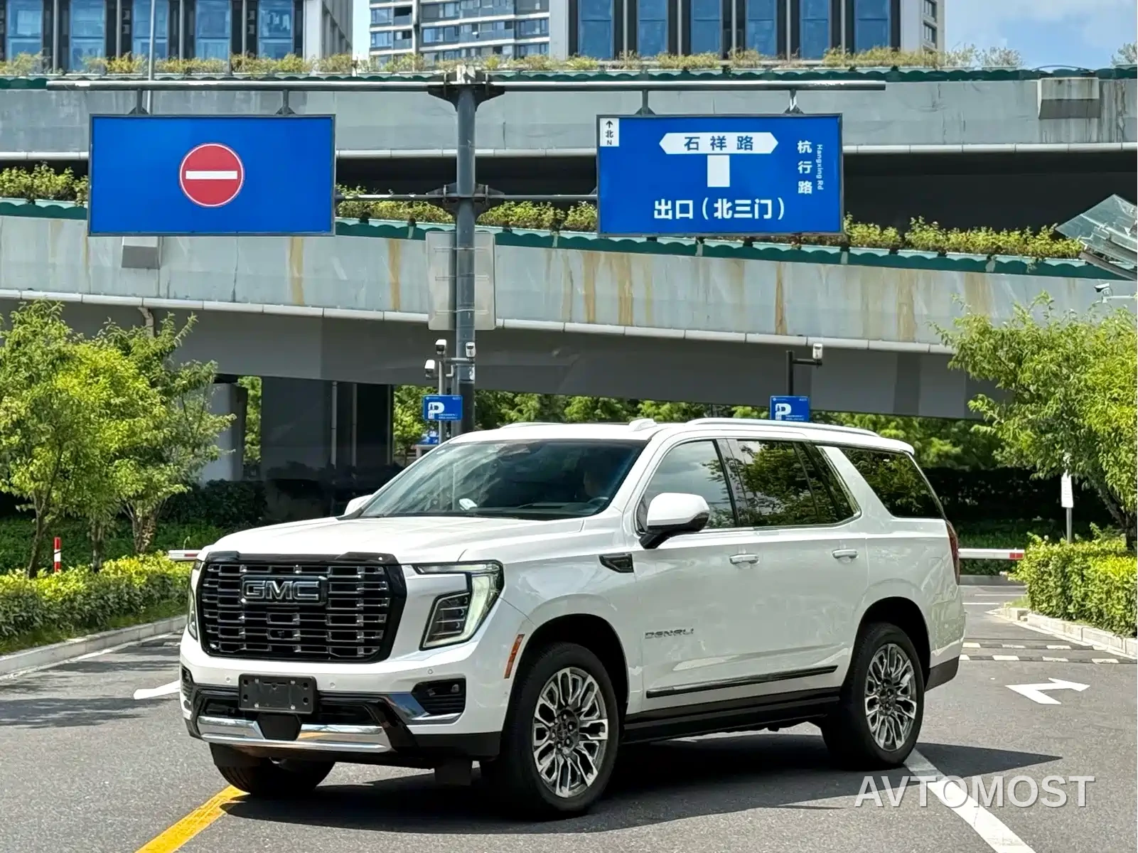 Daolangge GMC Yukon 2025 2.7T Denali Summit Edition — фото 3
