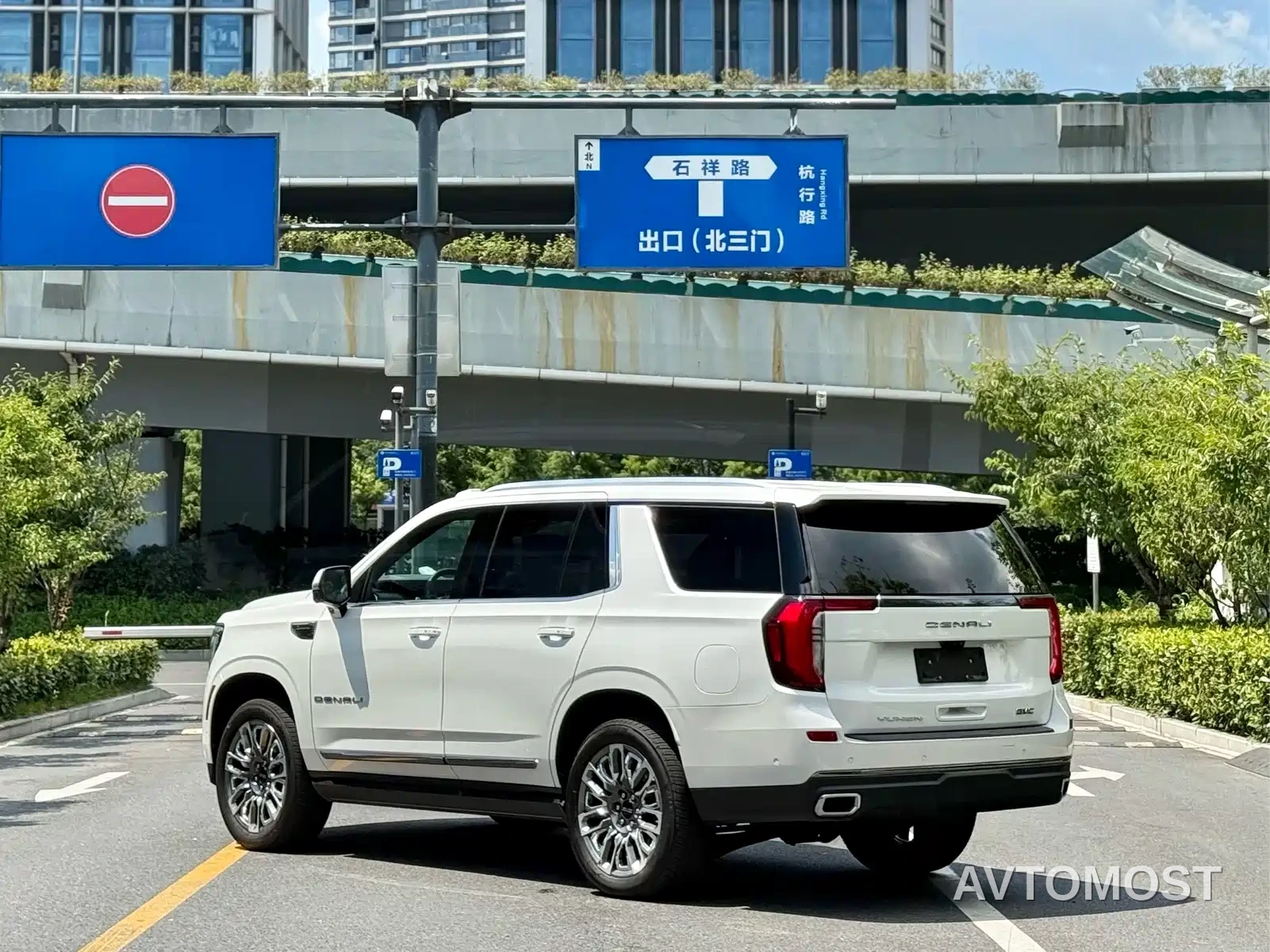 Daolangge GMC Yukon 2025 2.7T Denali Summit Edition — фото 9
