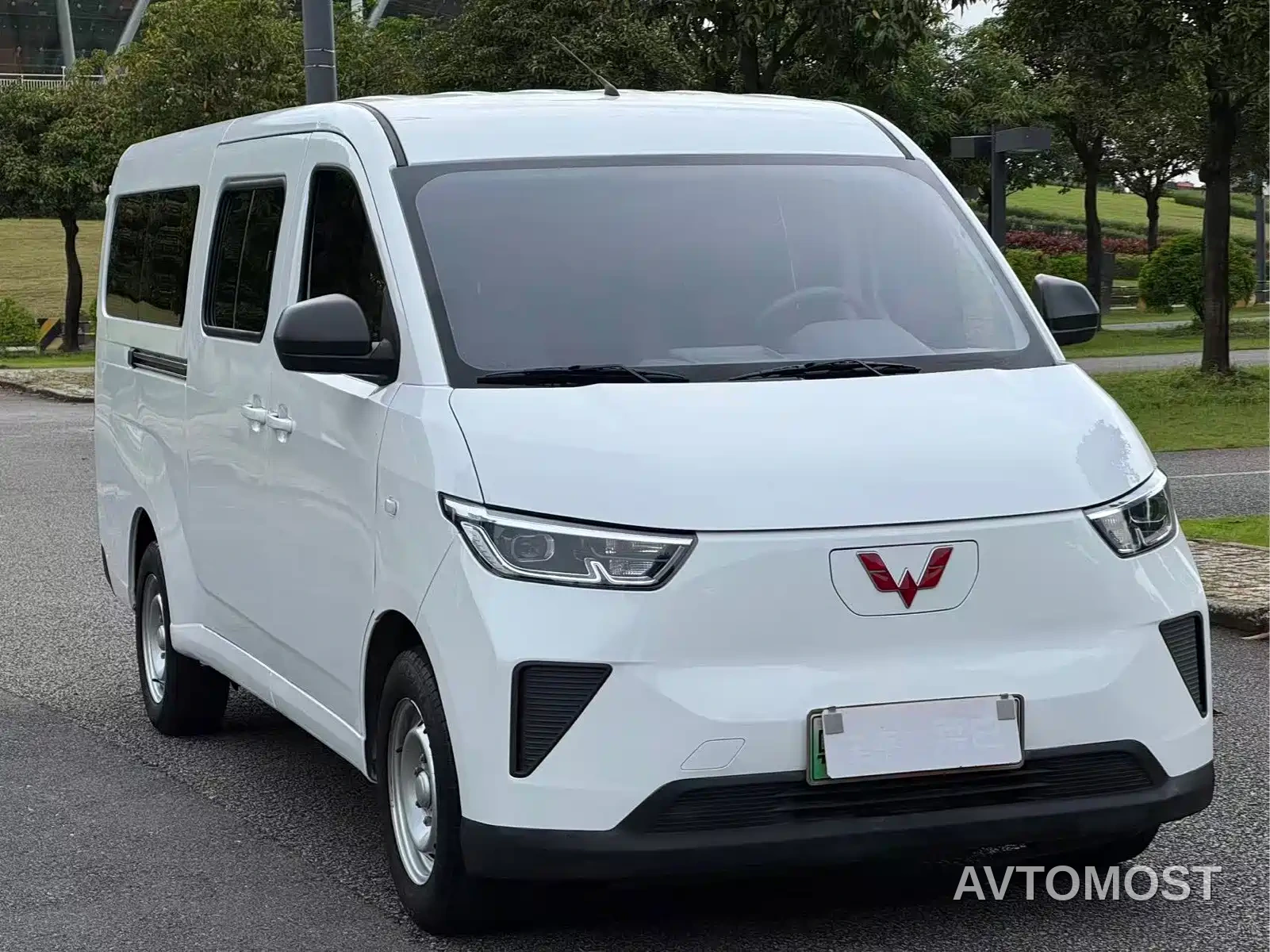 Wuling Yangguang 2024 300KM Comfort Bus Version 75kW — фото 3
