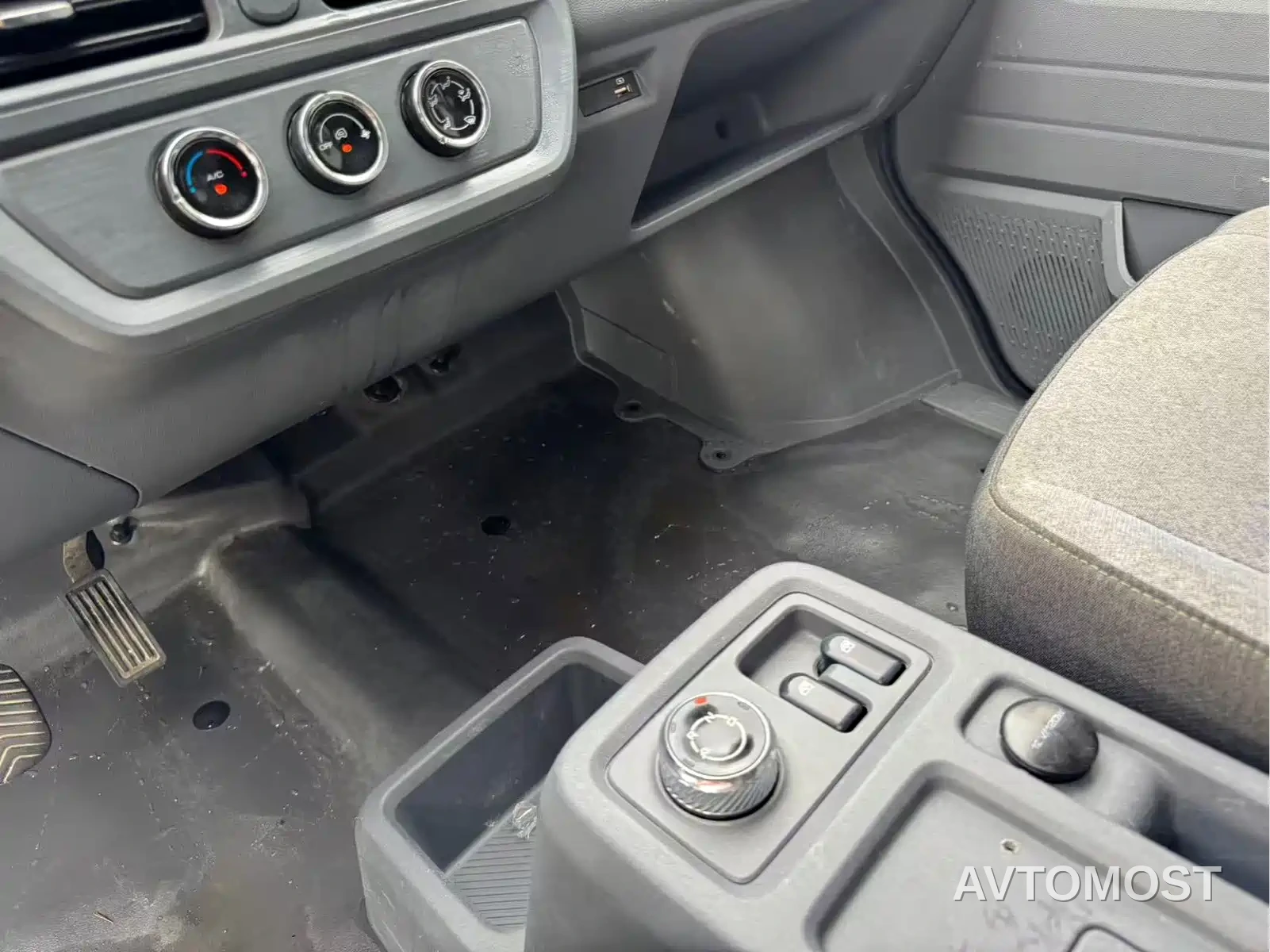 Wuling Yangguang 2024 300KM Comfort Bus Version 75kW — фото 10