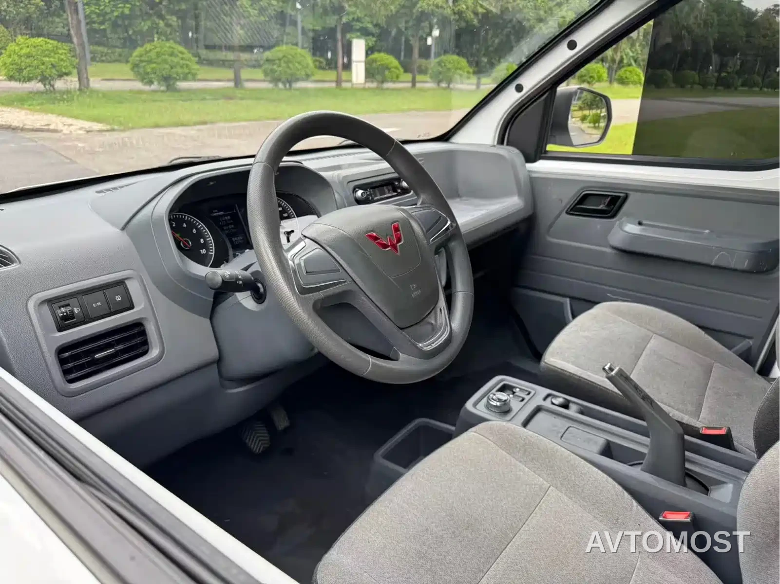 Wuling Yangguang 2024 300KM Comfort Bus Version 75kW — фото 11
