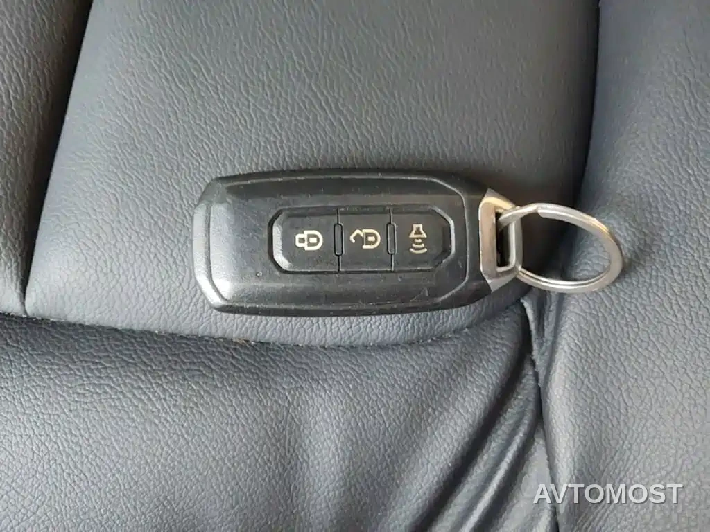 Jiangling Yuhu 7 2022 2.0T Manual Diesel 2WD Comfort Standard Wheelbase — фото 8