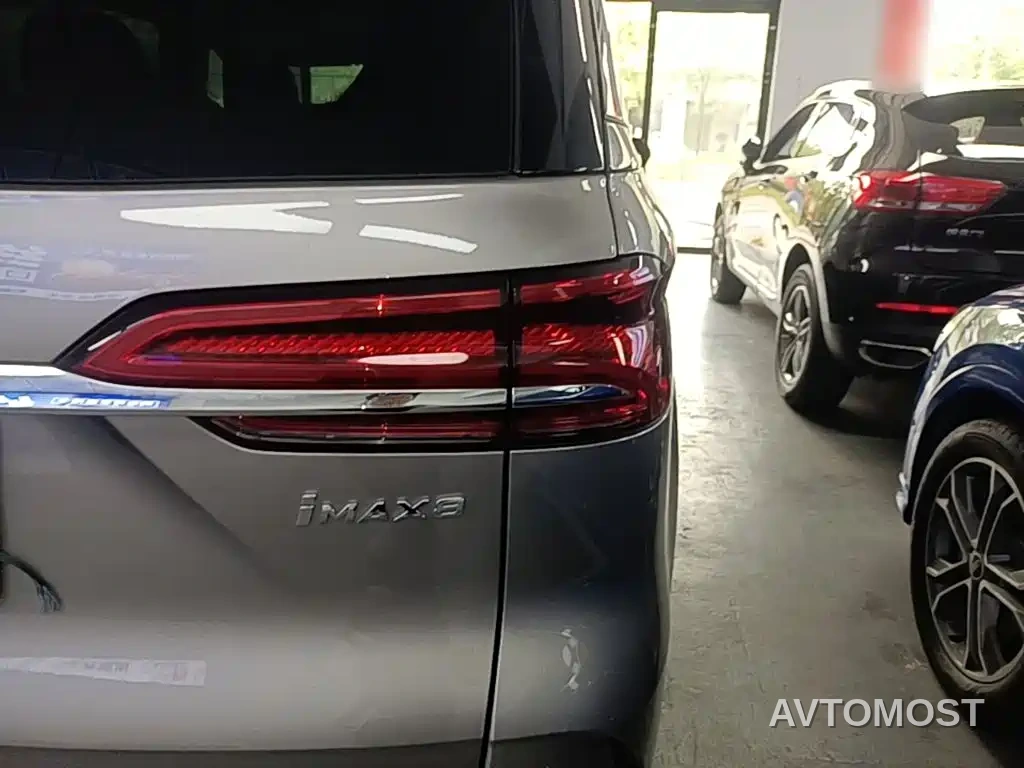 Roewe iMAX8 EV 2025 1.5T DMH Land Luxury Edition — фото 3
