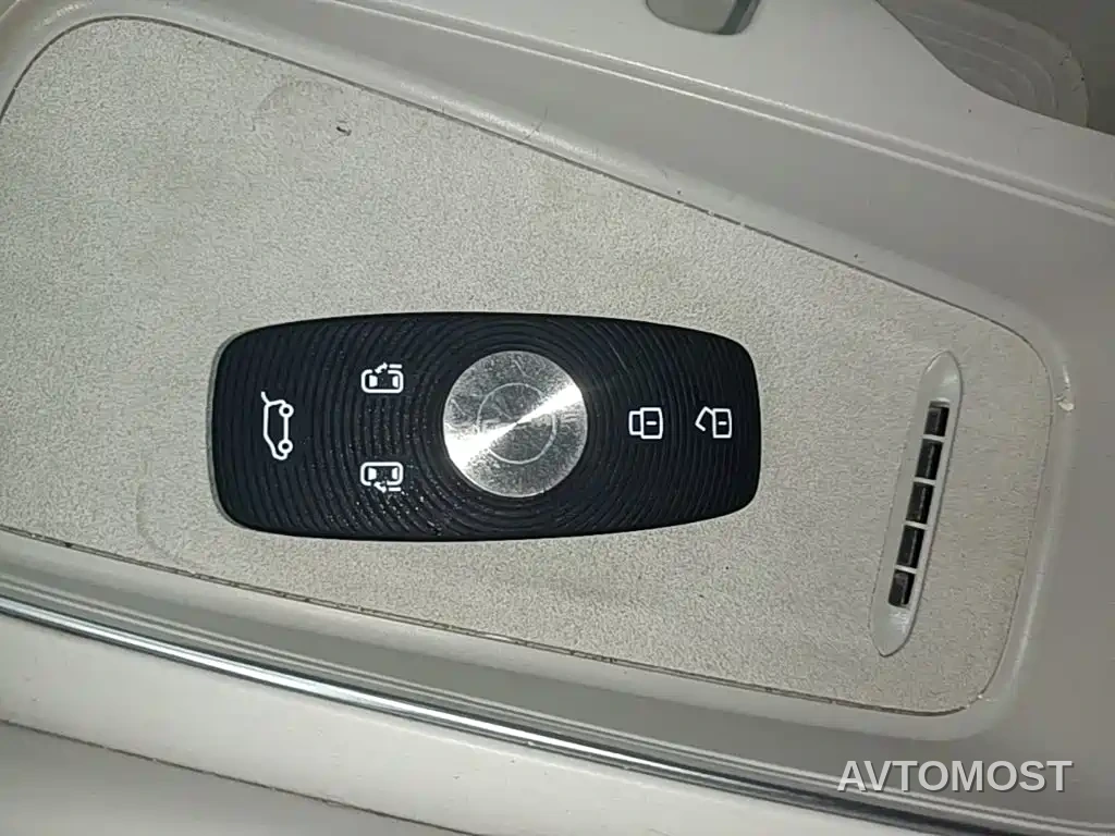 Roewe iMAX8 EV 2025 1.5T DMH Land Luxury Edition — фото 4
