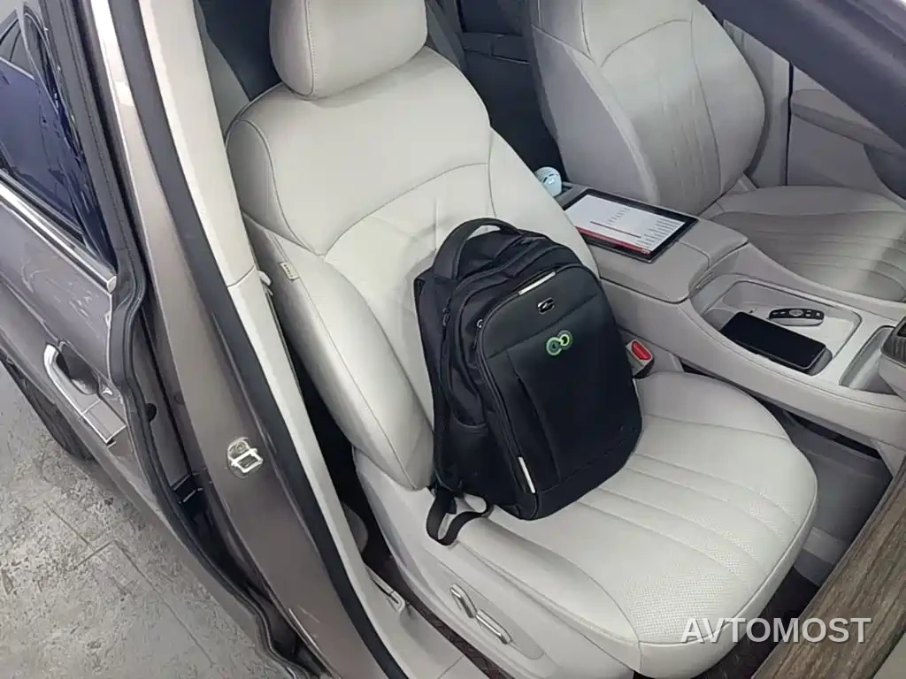 Roewe iMAX8 EV 2025 1.5T DMH Land Luxury Edition — фото 18