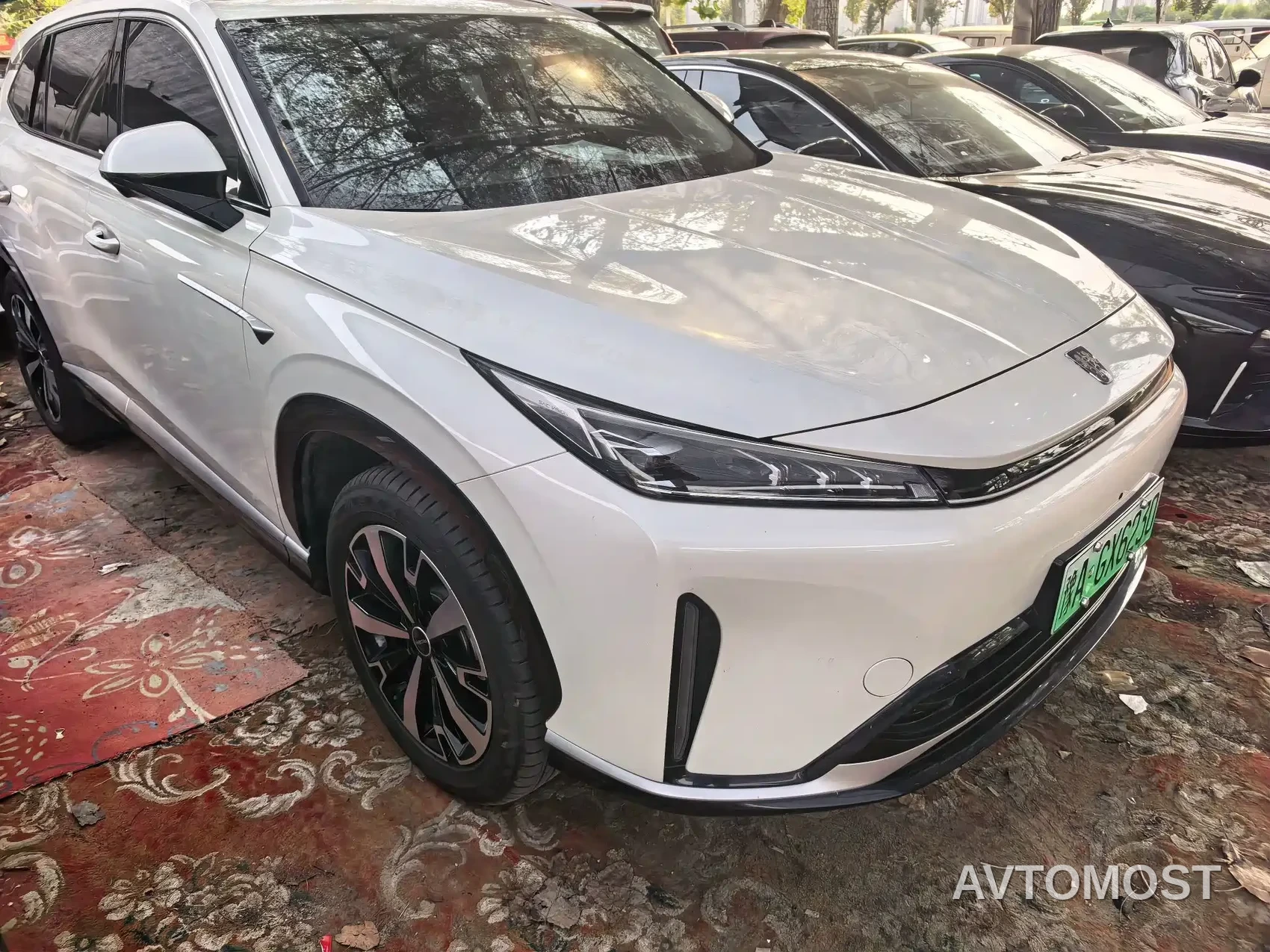 Roewe D5X DMH 2024 135 Flagship Edition — фото 2