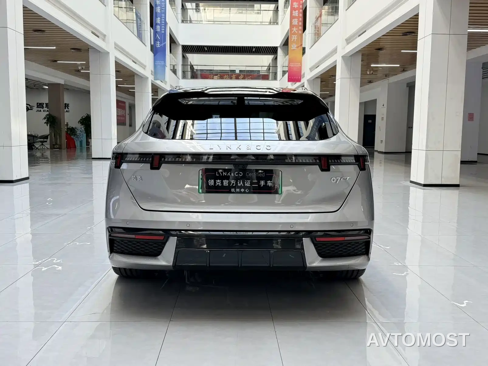 Lynk & Co 07 Touring — фото 14