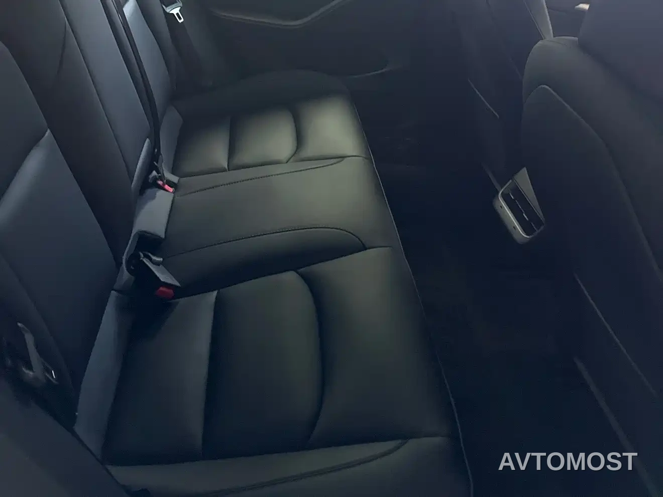 Tesla Model 3 (Import) 2019 Long Range RWD Version — фото 6