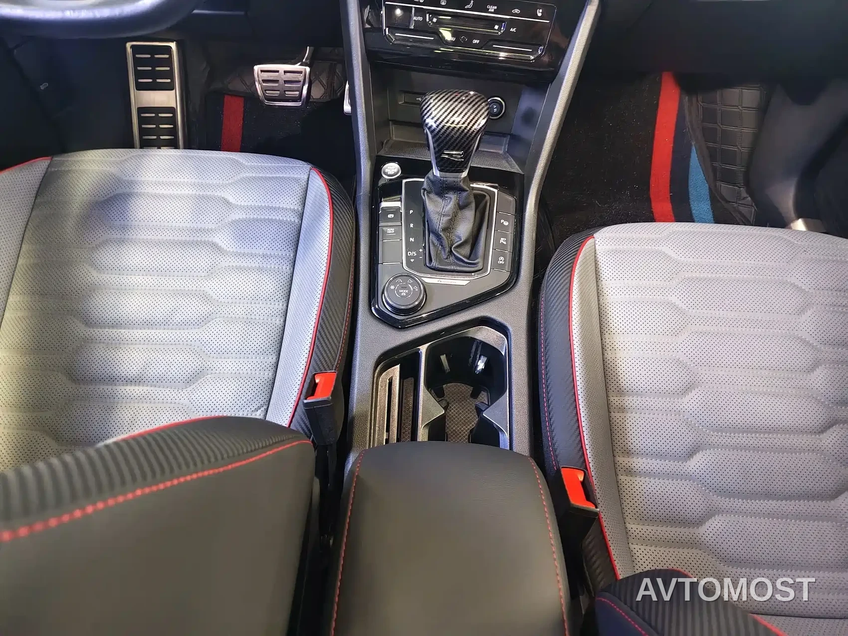 Volkswagen Tiguan L 2022 380TSI Automatic 4WD R-Line Flagship 7-Seater — фото 6