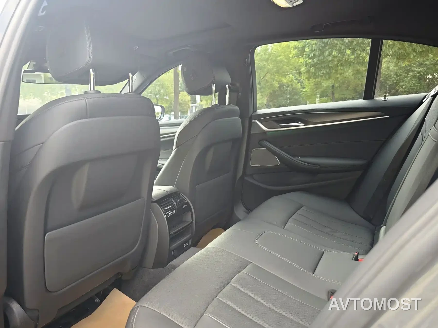 BMW 5 Series (Import) 2022 530i M Sport Package — фото 5