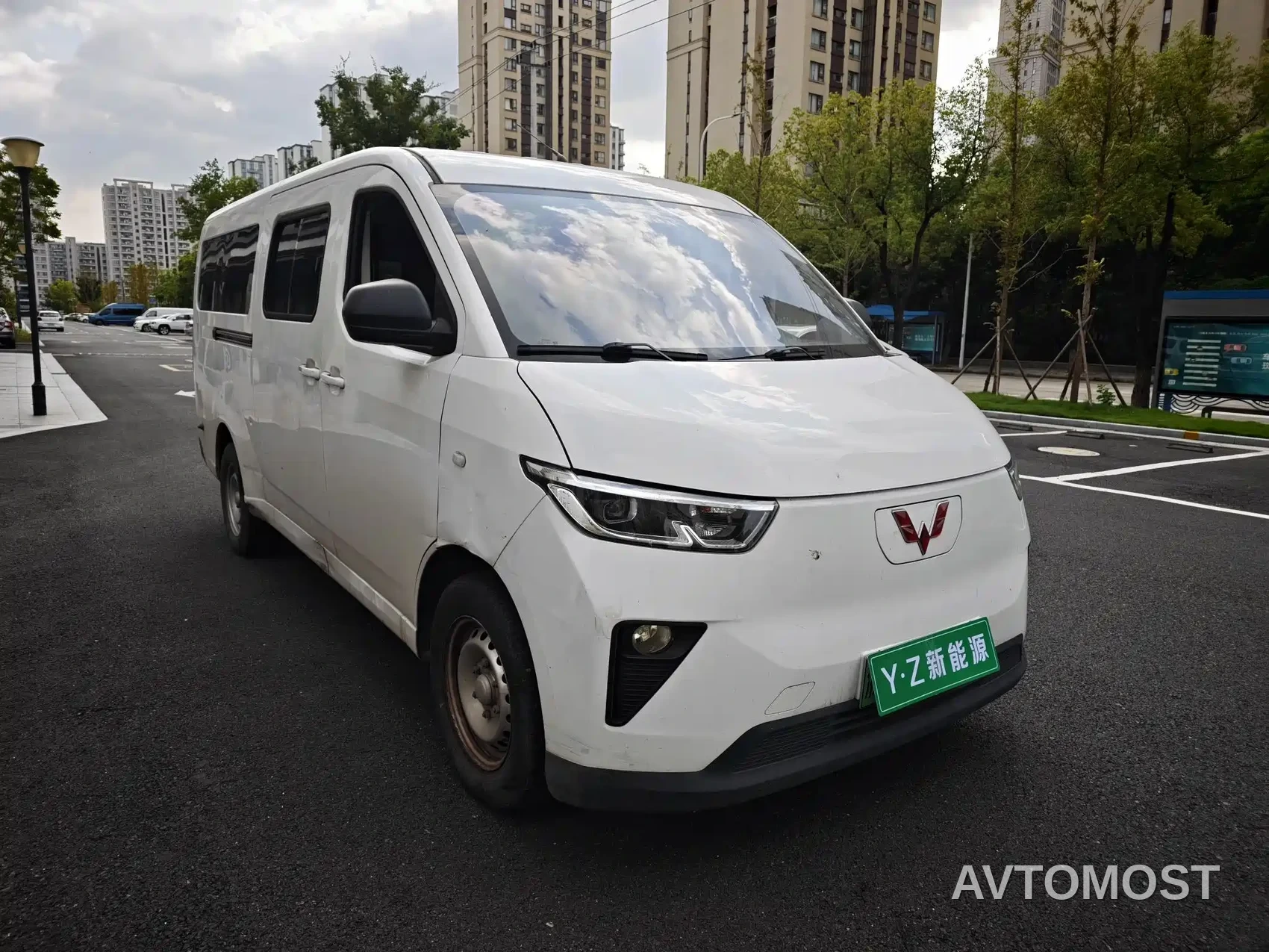Wuling Yangguang 2024 300km Comfort Passenger Version 60kW — фото 2