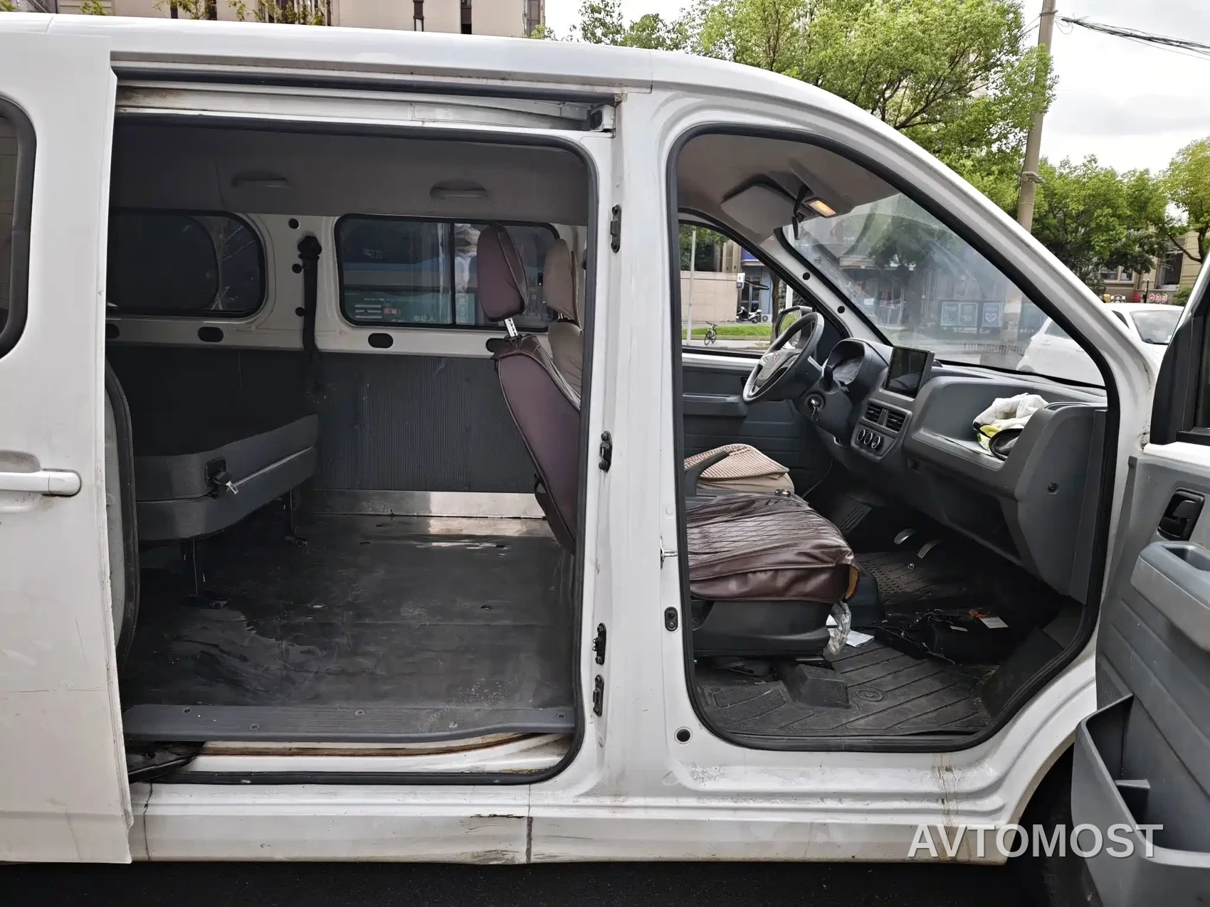 Wuling Yangguang 2024 300km Comfort Passenger Version 60kW — фото 5