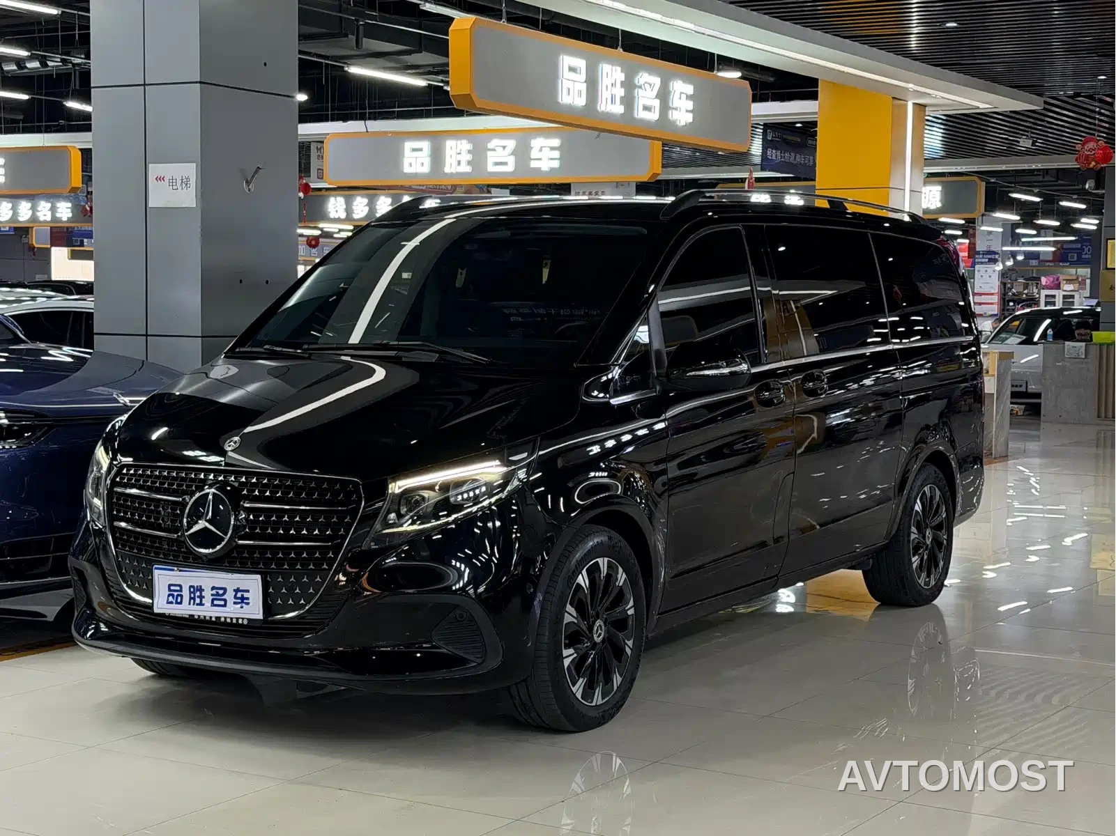 Mercedes-Benz V-Class 2024 V 300 Pilot Edition — фото 1