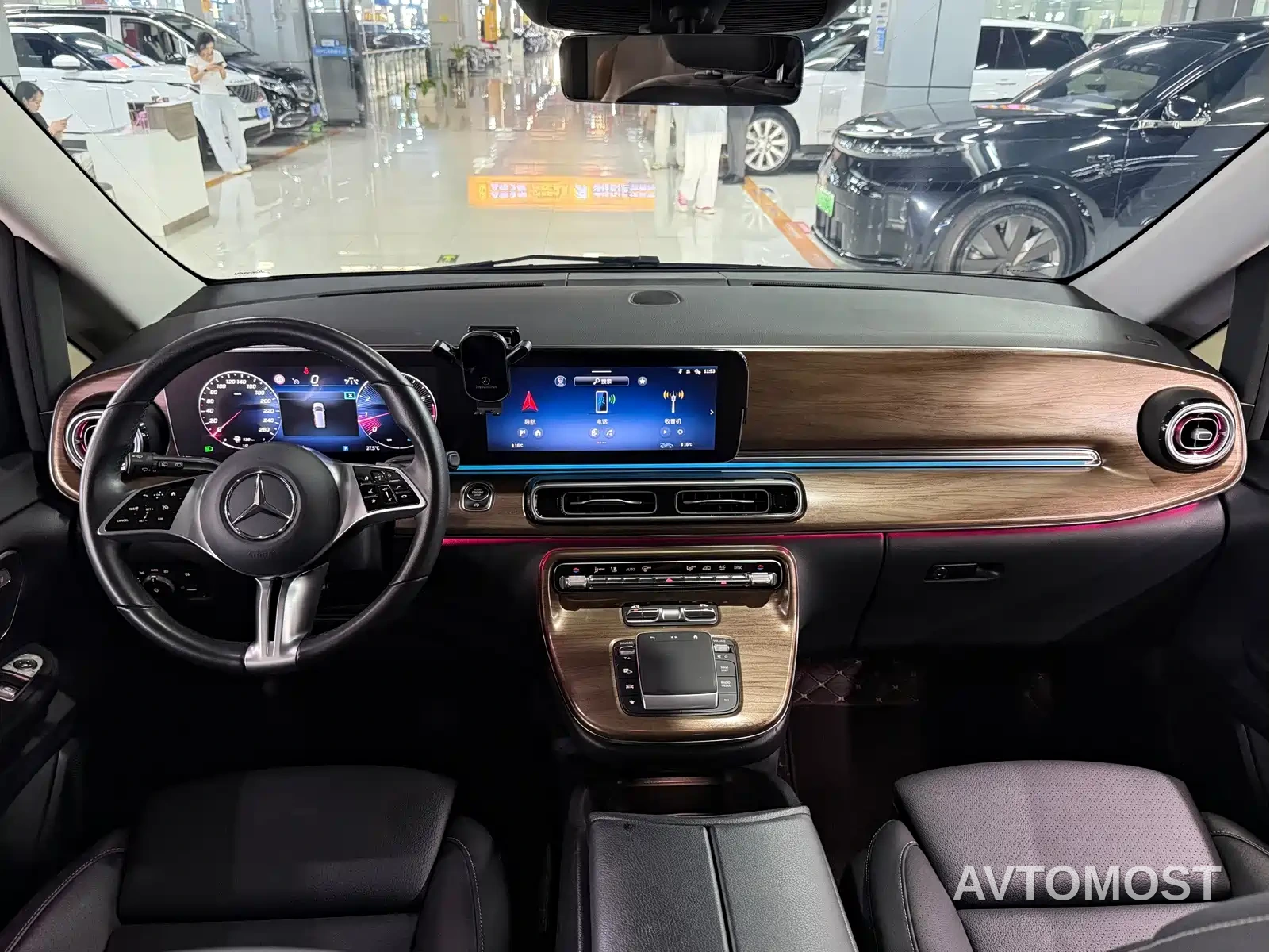 Mercedes-Benz V-Class 2024 V 300 Pilot Edition — фото 6