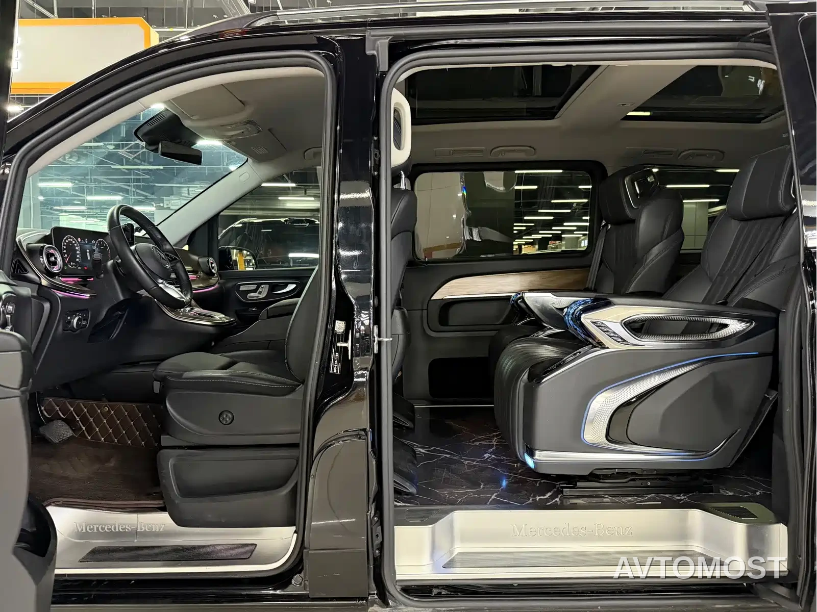 Mercedes-Benz V-Class 2024 V 300 Pilot Edition — фото 9