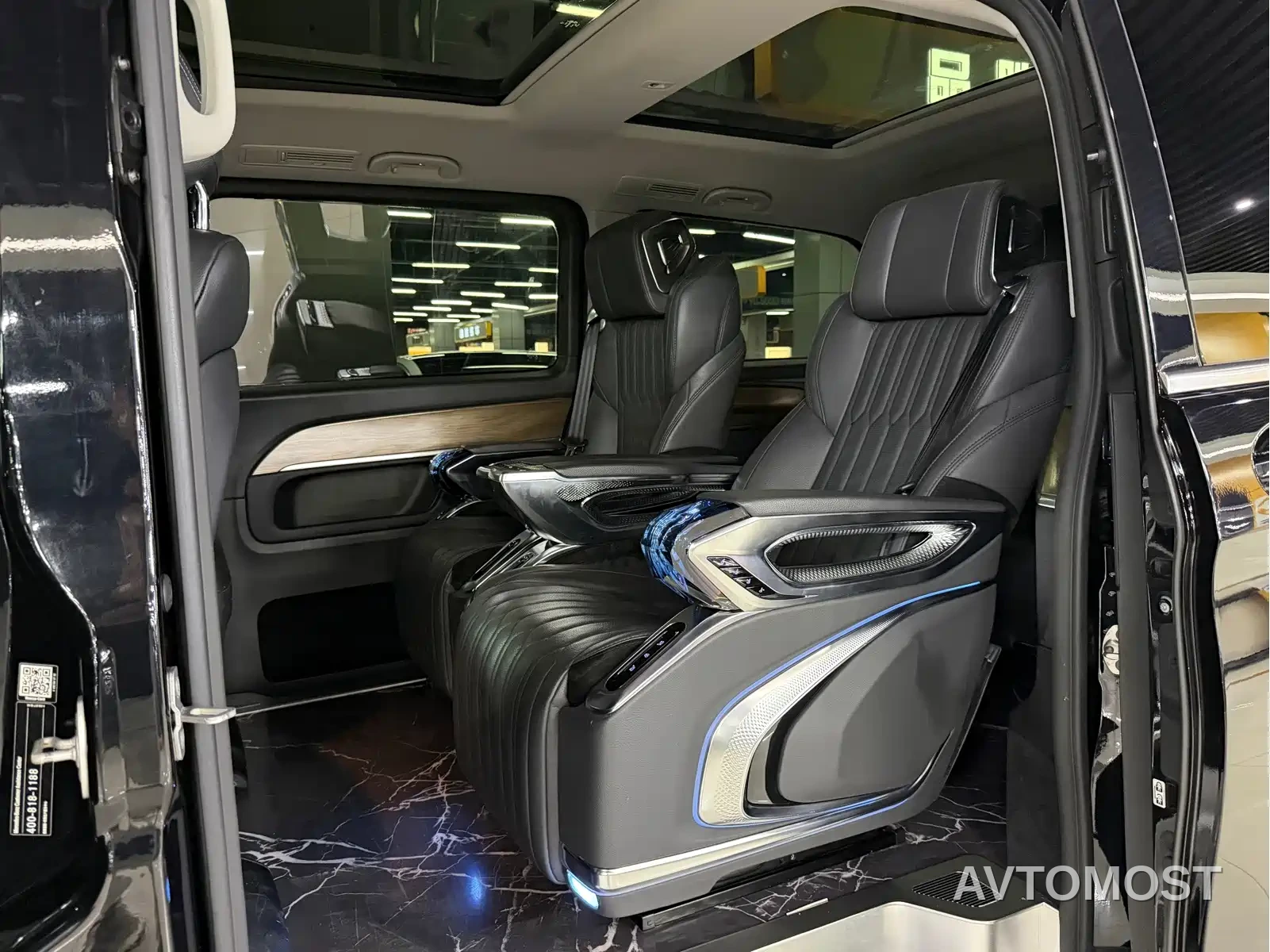 Mercedes-Benz V-Class 2024 V 300 Pilot Edition — фото 10