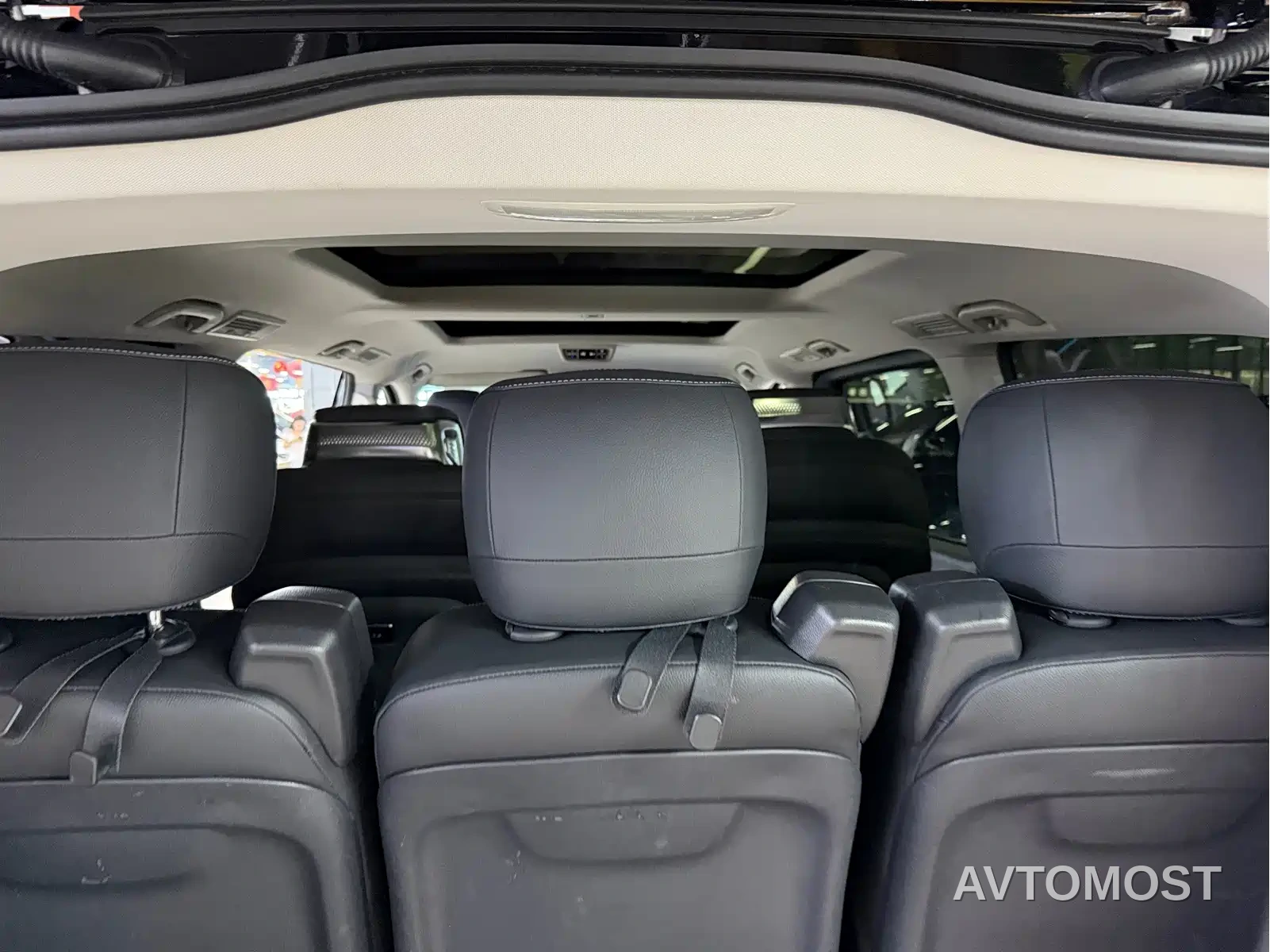 Mercedes-Benz V-Class 2024 V 300 Pilot Edition — фото 16
