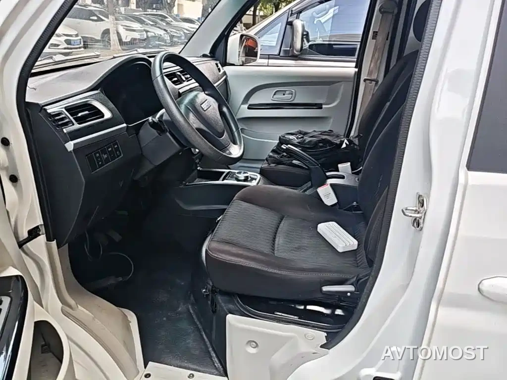 SRM Xinyuan Good Luck 2025 Voyage Edition BYD 42.3kWh 305km 6-seater — фото 12