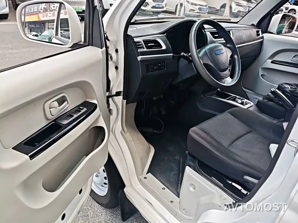 SRM Xinyuan Good Luck 2025 Voyage Edition BYD 42.3kWh 305km 6-seater — фото 13