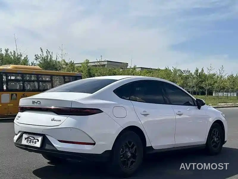 BYD Qin L 2024 DM-i 80KM Leading Edition — фото 7