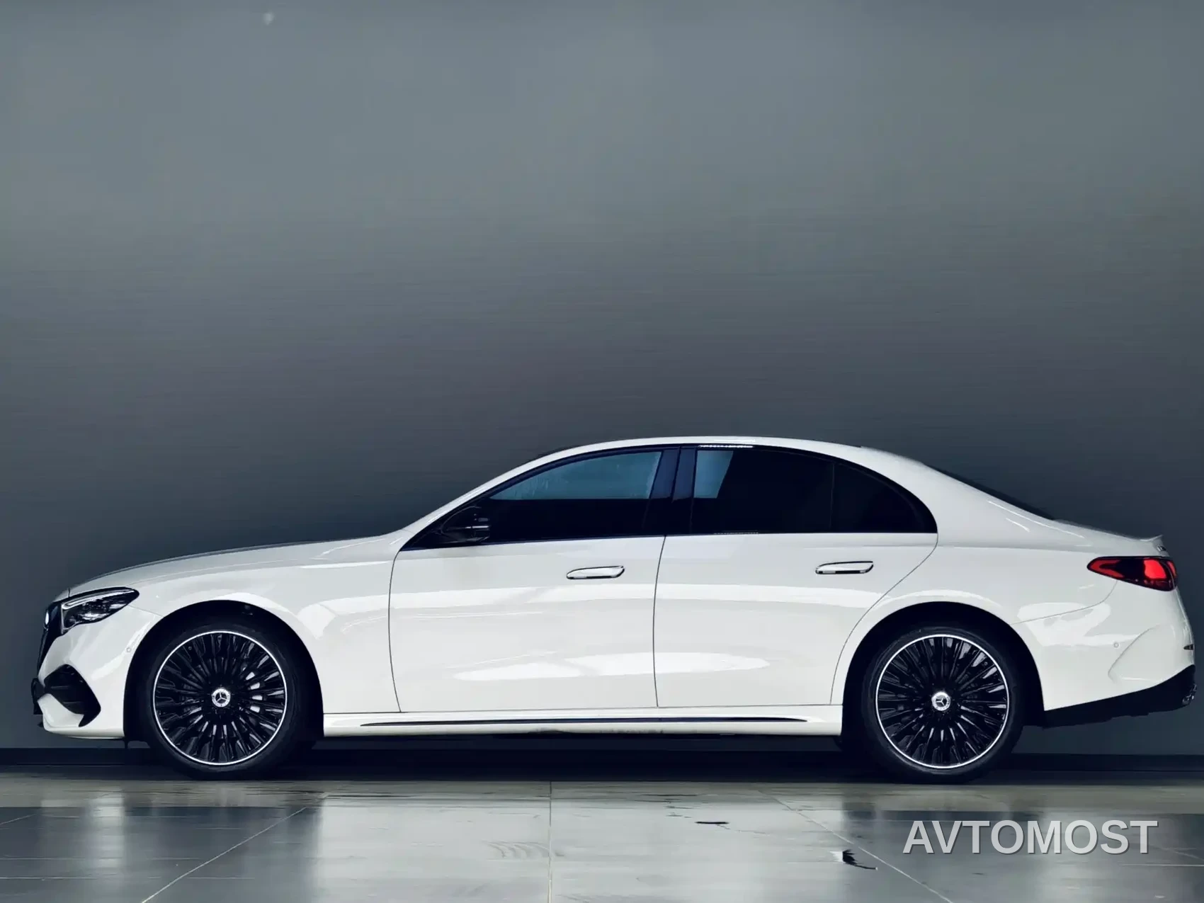 Mercedes-Benz E-Class (Import) 2025 E 300 Luxury Sport — фото 3
