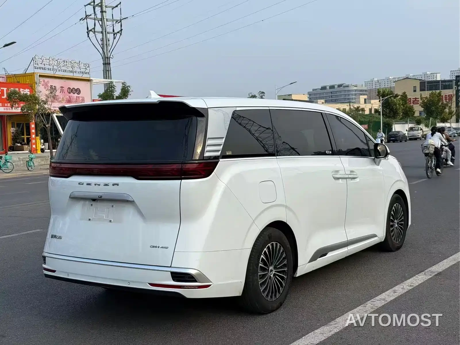 Denza D9 2022 DM-i 970 All-Wheel Drive Honor Edition — фото 4