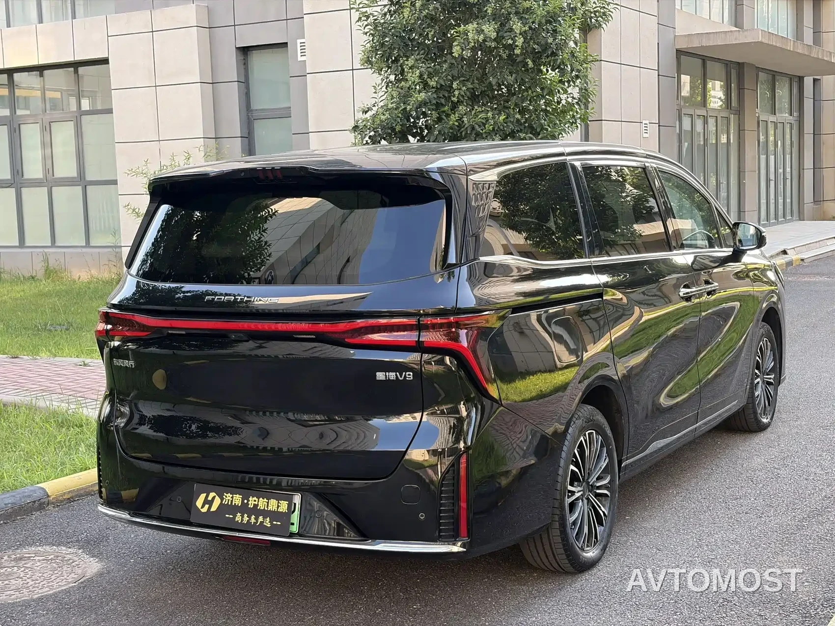 Dongfeng Fengxing Starlight V9 2024 1.5TD 200km Cloud Ladder Series Premium — фото 6