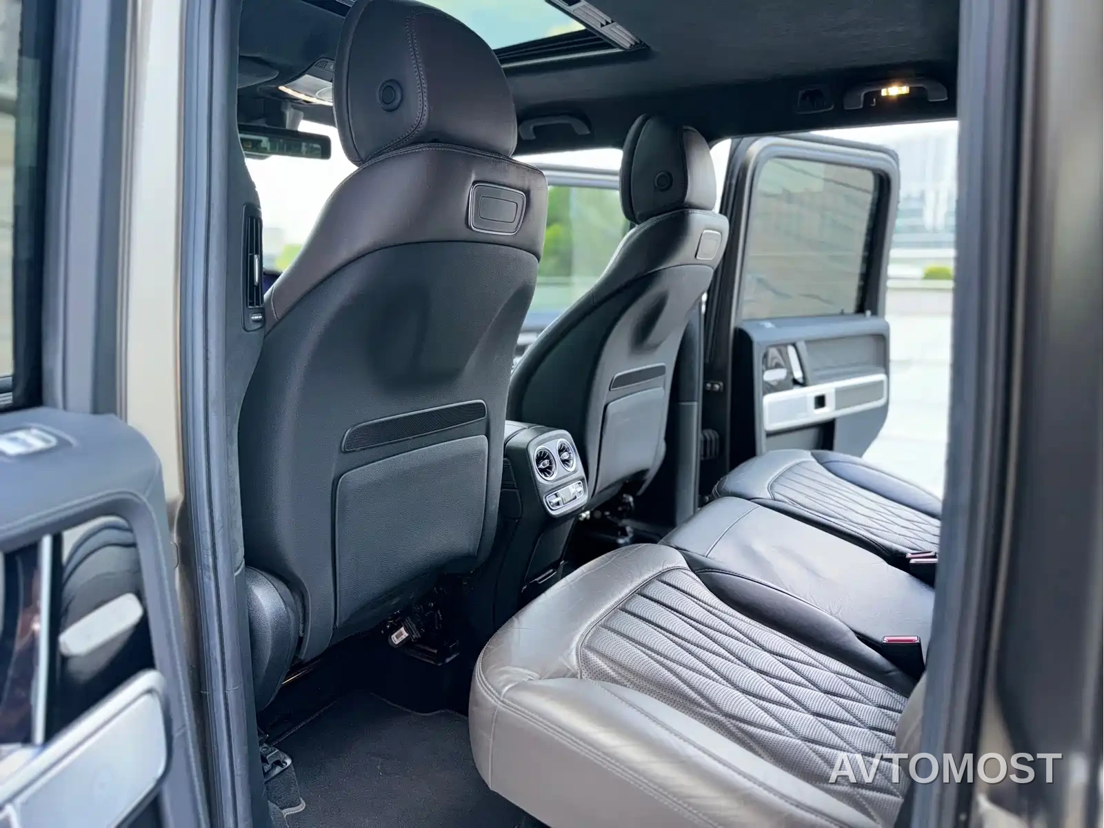 Mercedes-Benz G-Class 2022 G 500 — фото 8