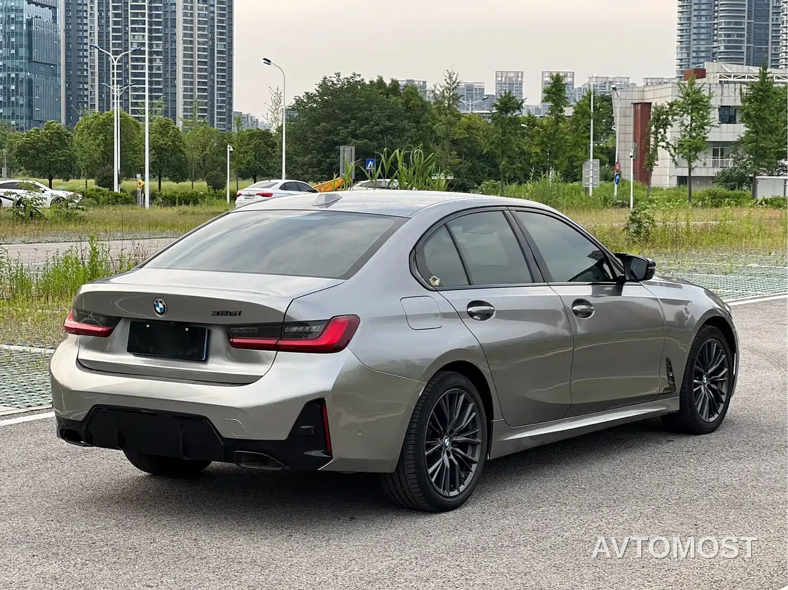 BMW 3 Series 2023 325i M Sport Black Night Package — фото 8