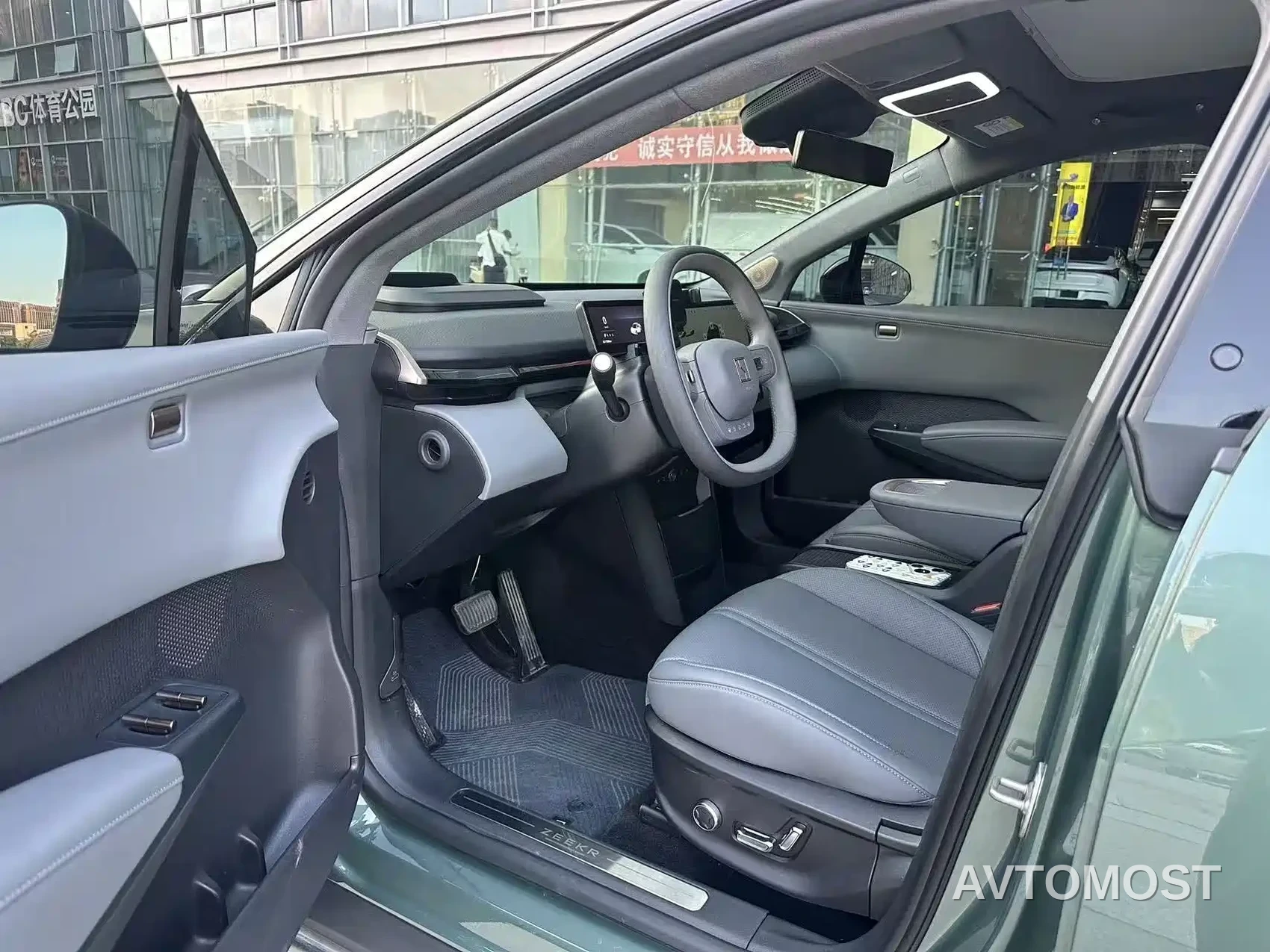 Zeekr X 2023 RWD YOU Edition 4-seater — фото 6