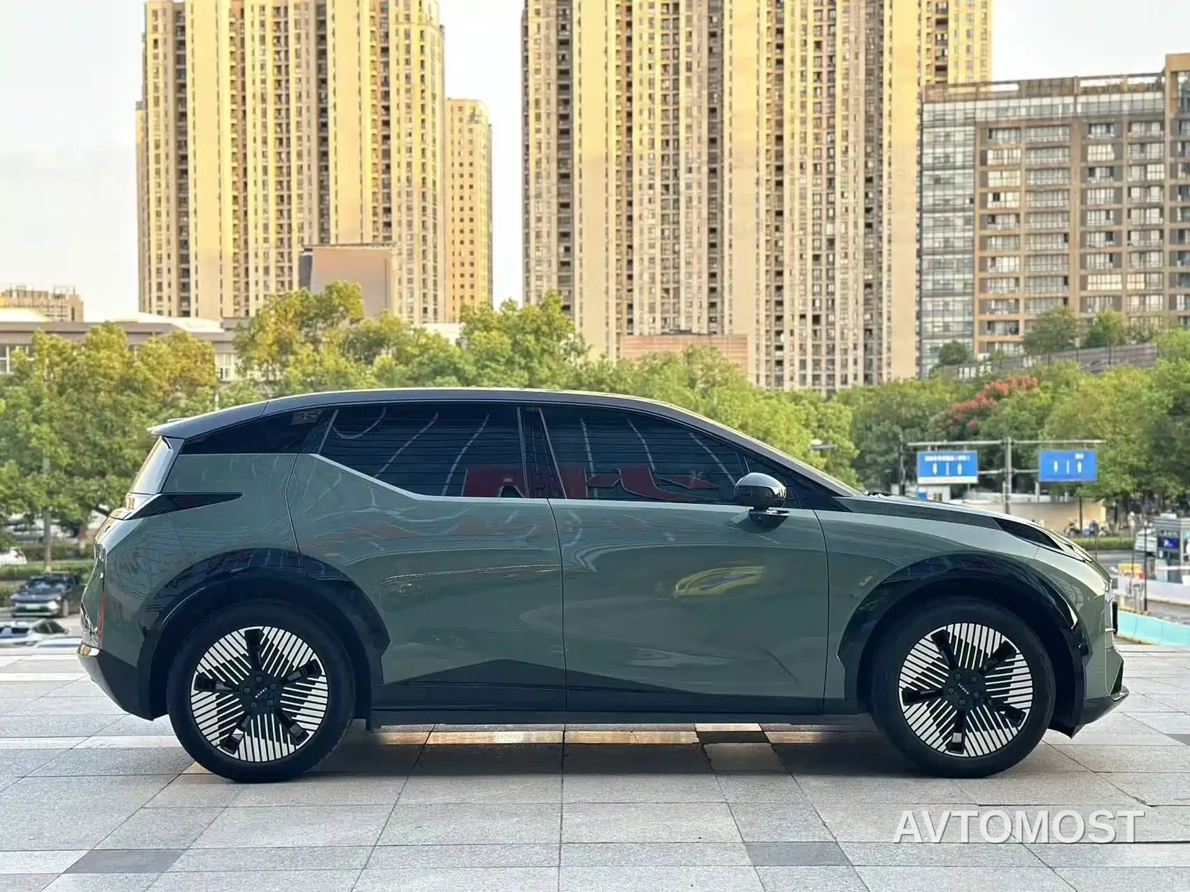 Zeekr X 2023 RWD YOU Edition 4-seater — фото 12